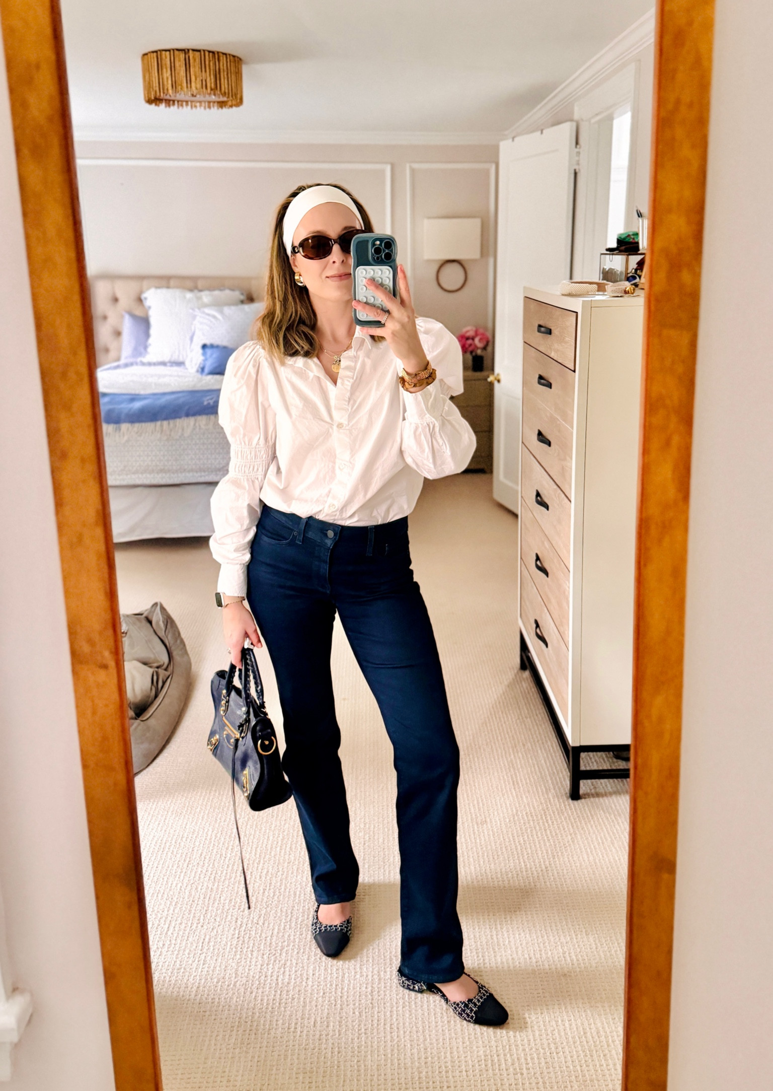 Errand fit

Blouse is old H&M
Denim from NYDJ via Nordstrom
Flats from Amazon
Bag from Balenciaga
Sunnies from Amazon 

#LTKshoecrush #LTKstyletip #LTKfindsunder50
