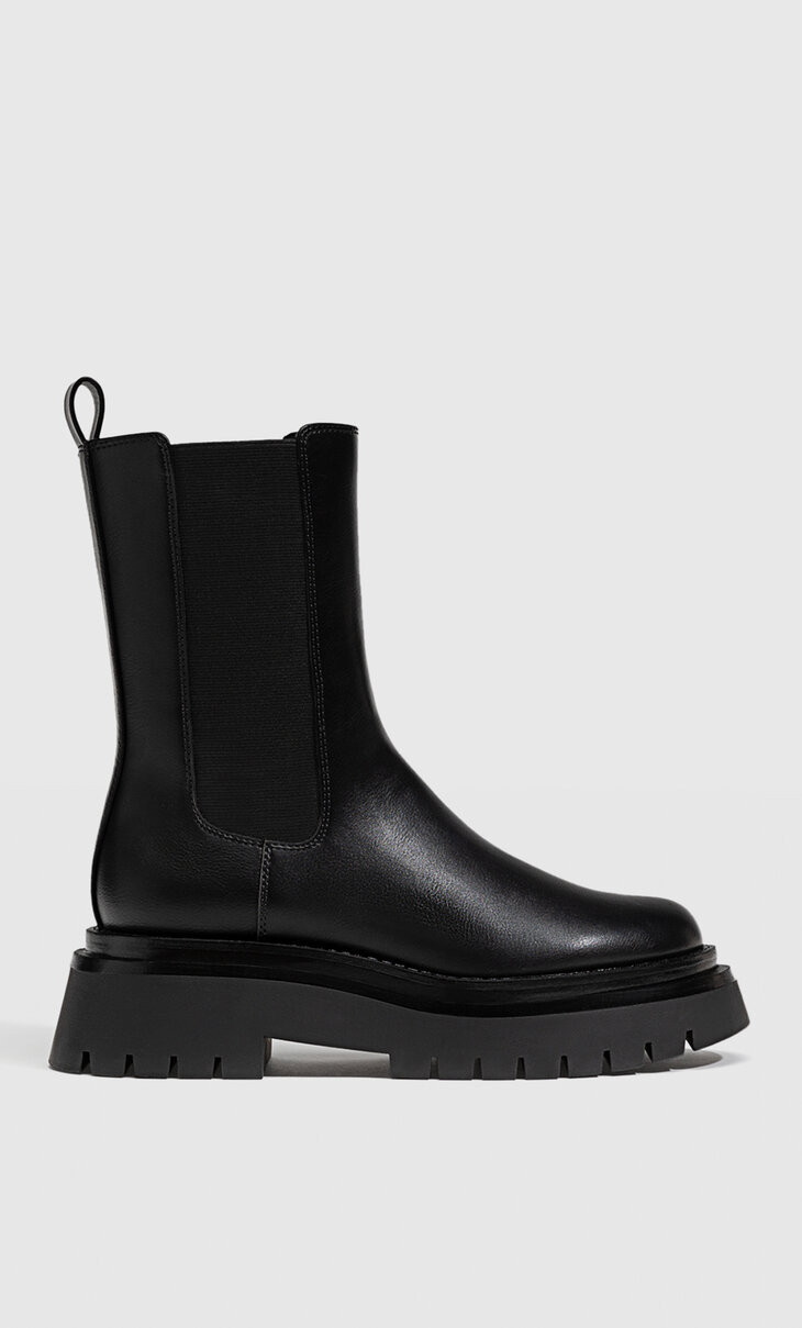 Flat Chelsea ankle boots | Stradivarius (UK)