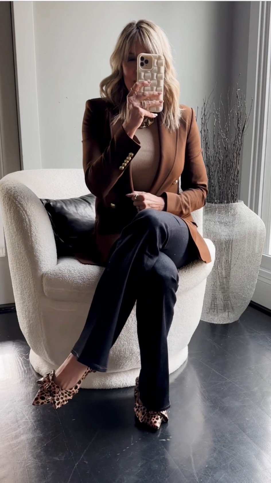 Obsessed with this chocolate brown blazer and high waisted flare jeans — NSALE workwear outfit idea 

#LTKworkwear #LTKxNSale #LTKsalealert