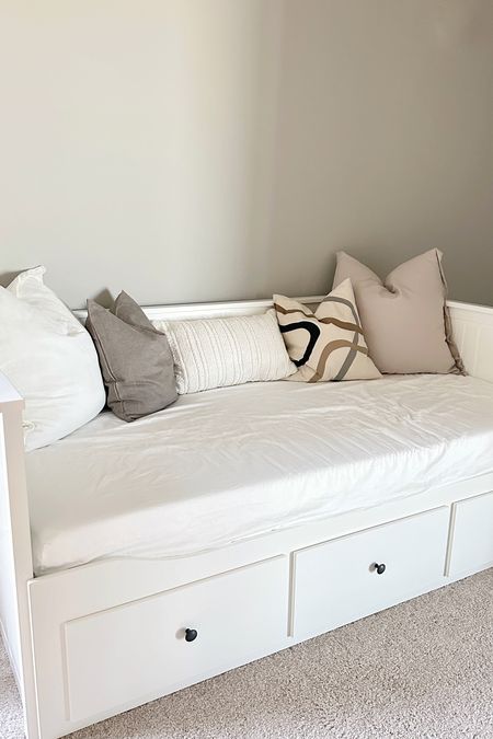 I finally got all the pillows for the daybed in our guest room! We’re going for a neutral and minimal aesthetic with some boho elements tied in. All pillows are from either H&M or Target // interior design, minimal aesthetic, neutral home decor, minimalist, guest room decor

#LTKunder50 #LTKunder100 #LTKhome