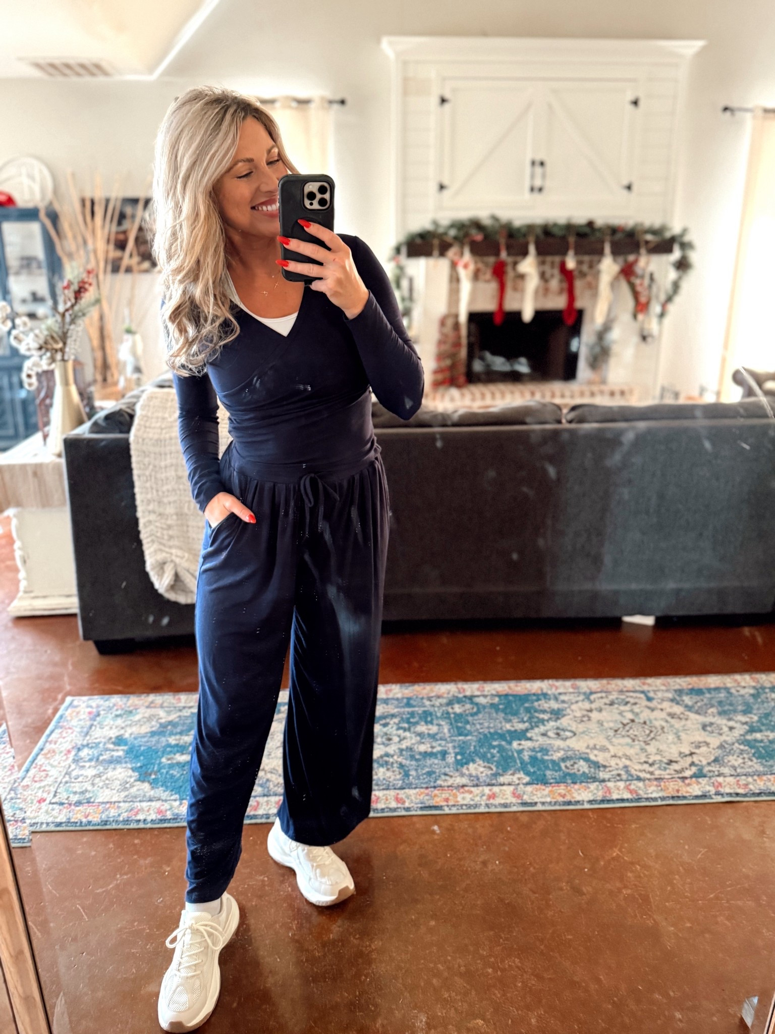 Comfiest holiday outfit idea


#LTKootd #LTKHoliday #LTKFindsUnder50