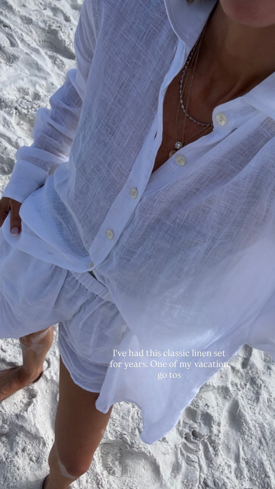 My vacation must have. This classic linen set. 