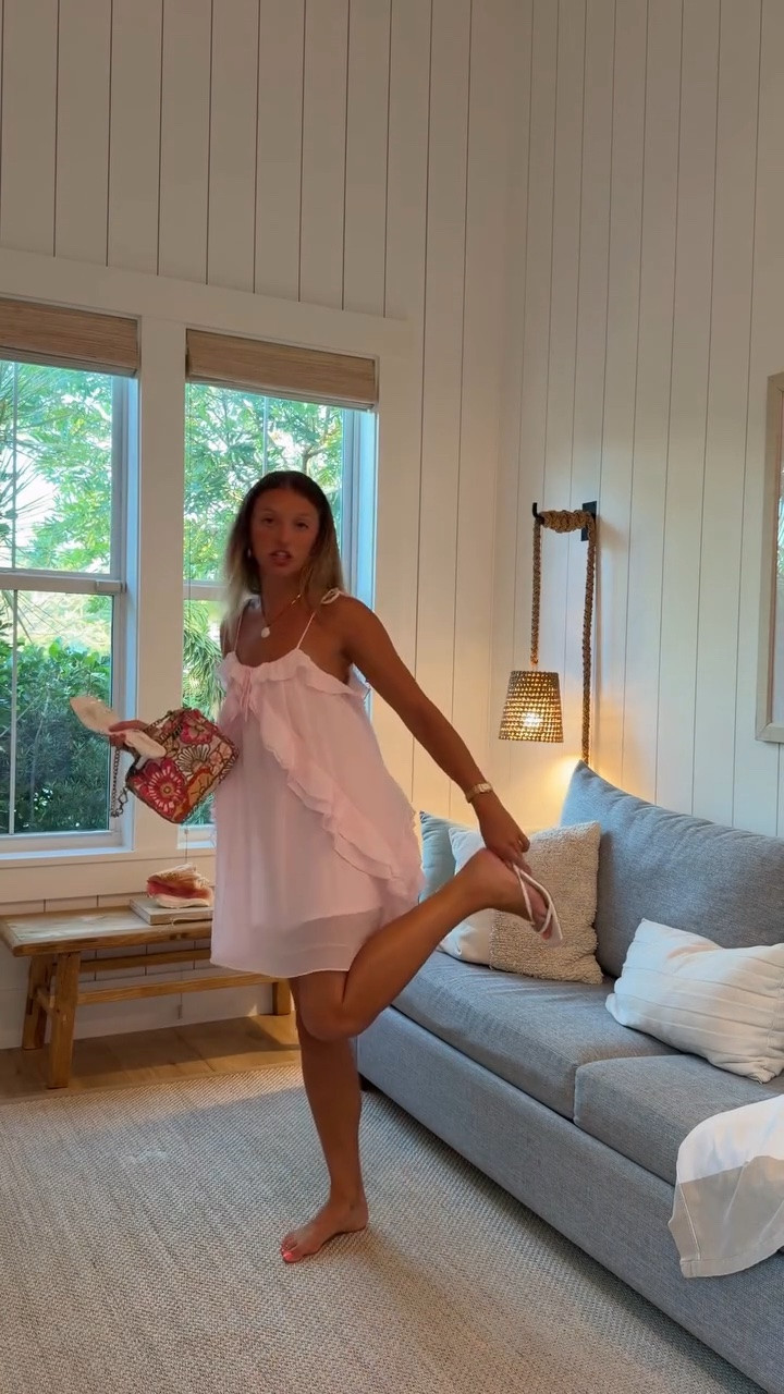 get dressed with me in the CAYMAN ISLANDS 🌸 i have SO MUCH to share but it will have to wait a little longer 🤭💕 

#getdressedwithme #summerfashion #outfitideas #vacation