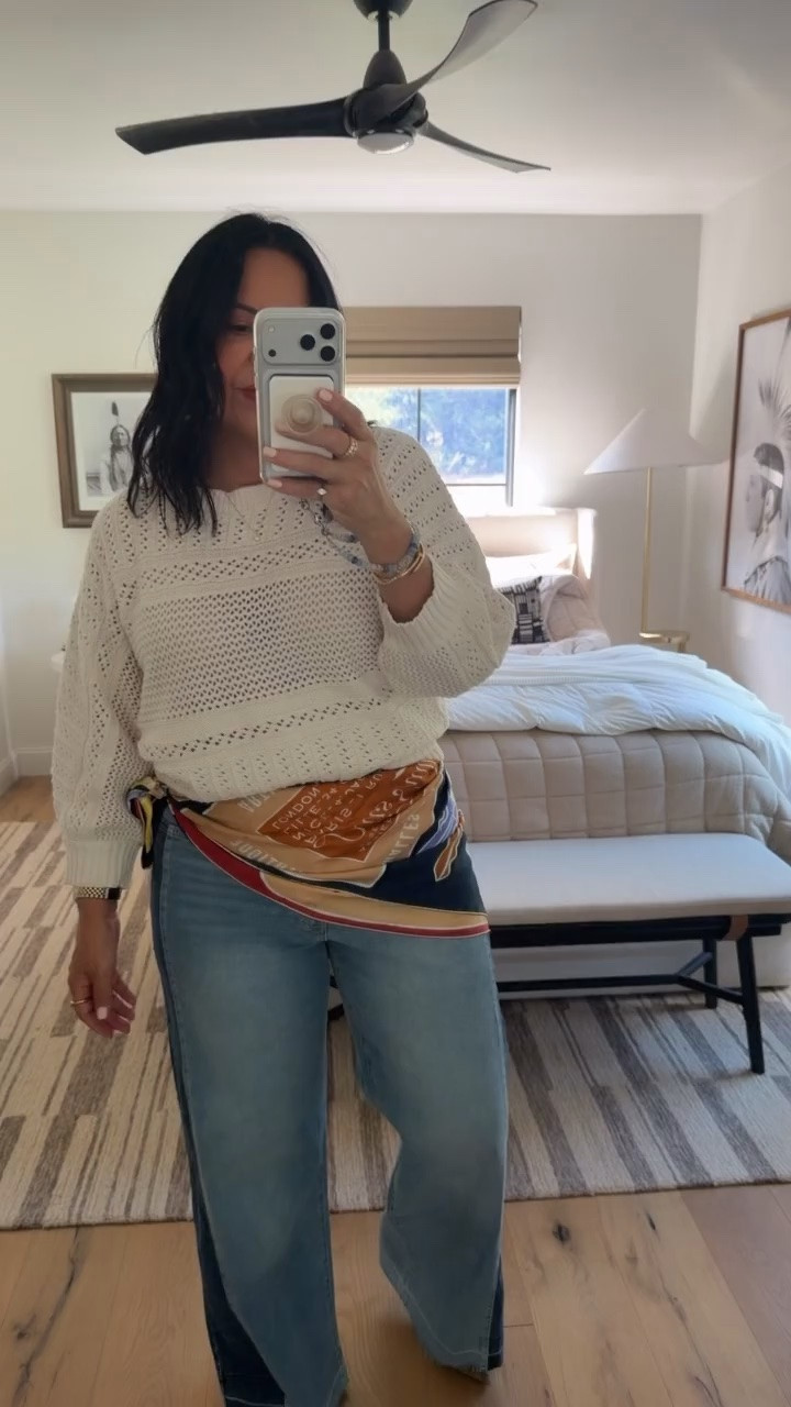Top size large, pants size 8 (definitely size down if you are between sizes), size up half a size in the shoes (I’m a 9.5/10 and did a 40.5).

#LTKootd #LTKgrwm #LTKOver40