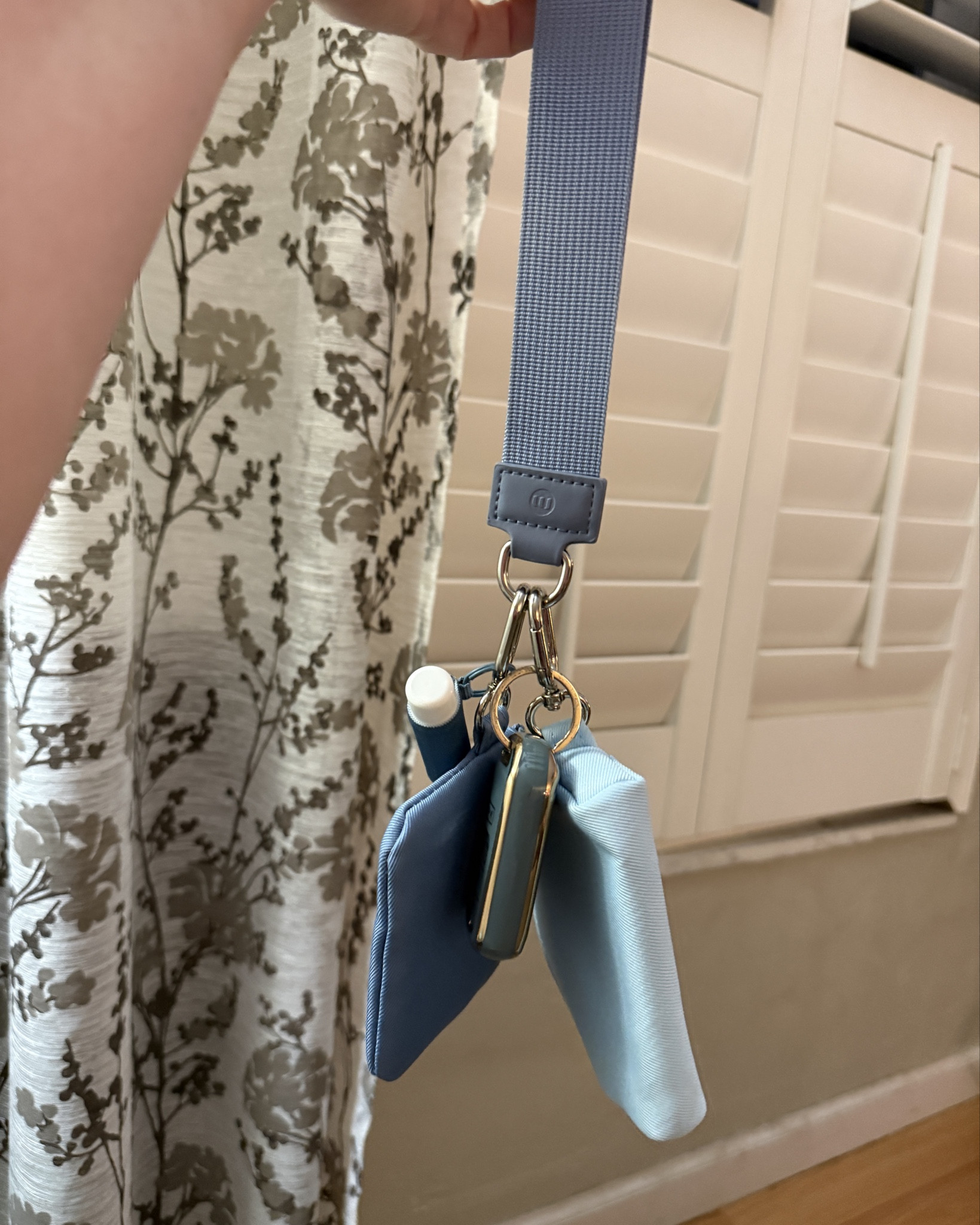 I’m a 53 year old empty nester and I’ve quit carrying a purse 

#LTKselfcare #LTKdayinmylife #LTKOver40