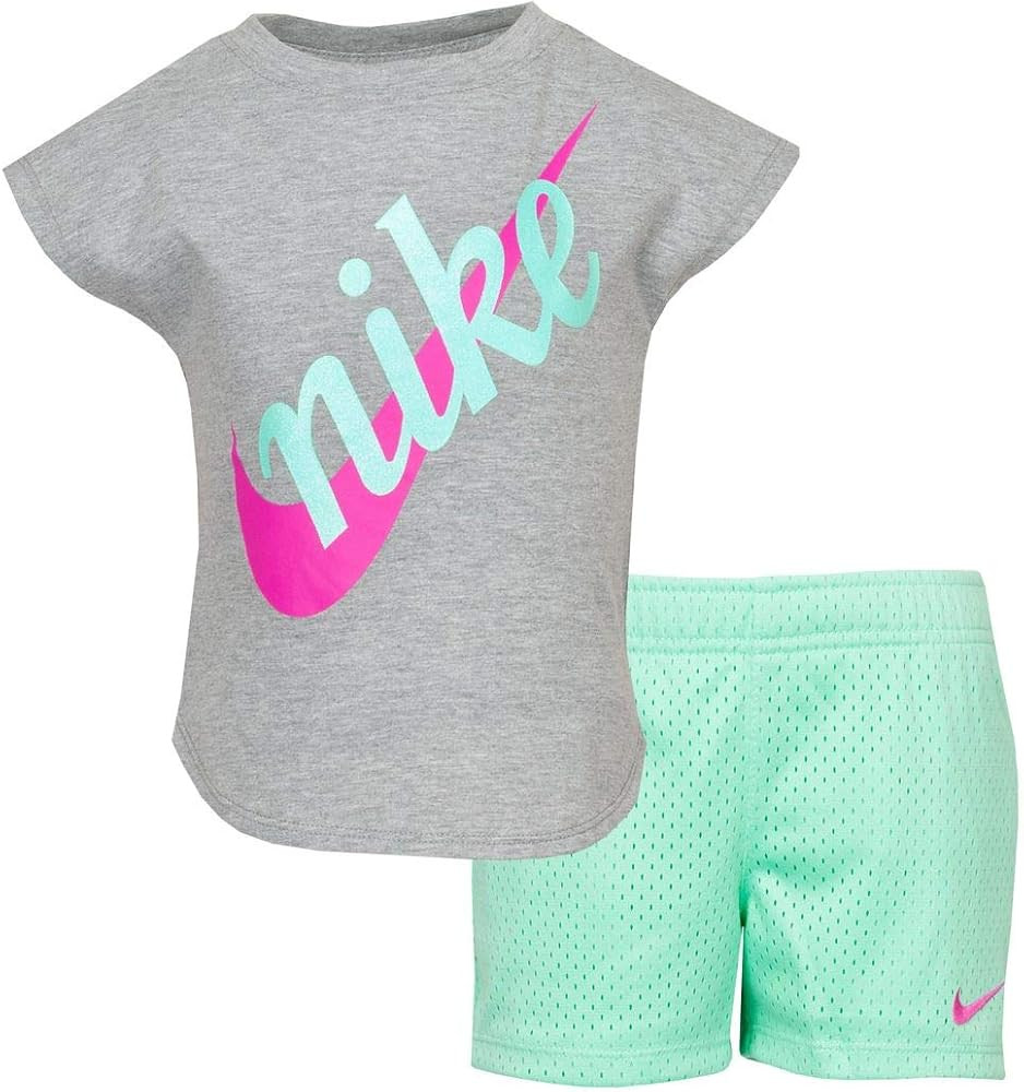 Amazon.com: Nike Toddler Girls' T-Shirt and Shorts Set Emerald Rise 3T : Clothing, Shoes & Jewelr... | Amazon (US)