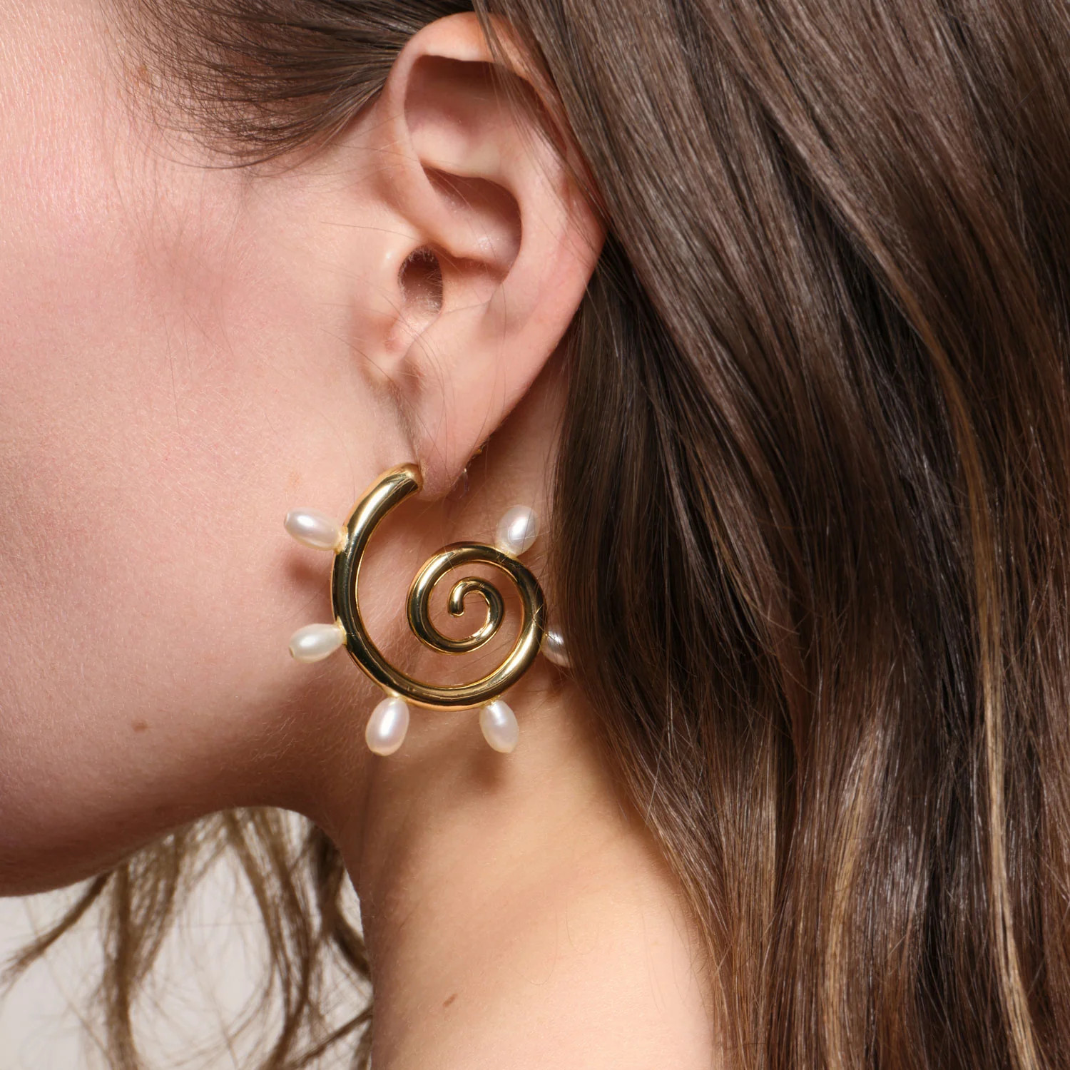 Toni Hoops | Mignonne Gavigan