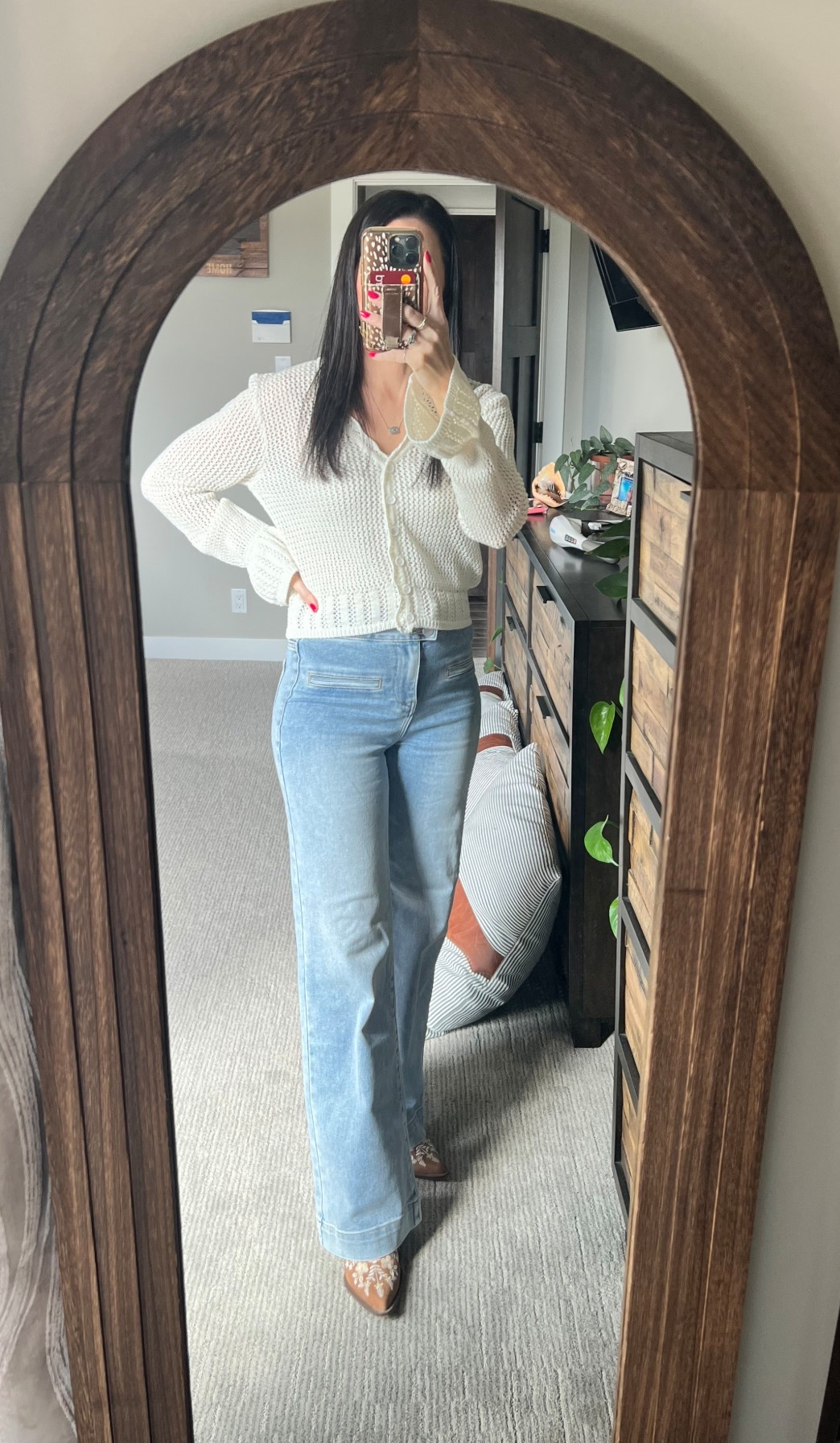 Date night outfit

#jeans #sweater #boots

#LTKPetite #LTKOver40 #LTKootd