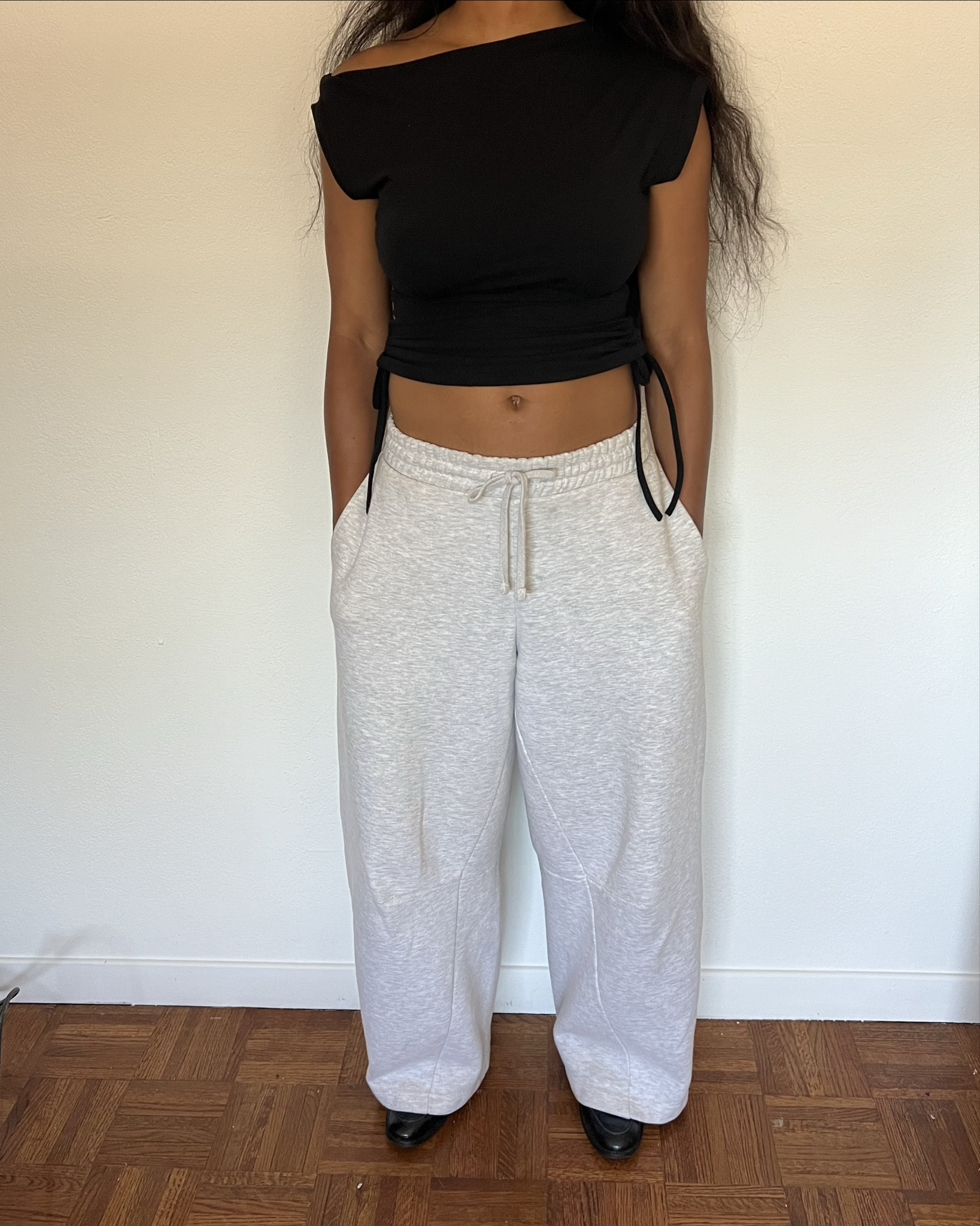 black top, grey sweats, black loafers.


#LTKShoeCrush #LTKStyleTip