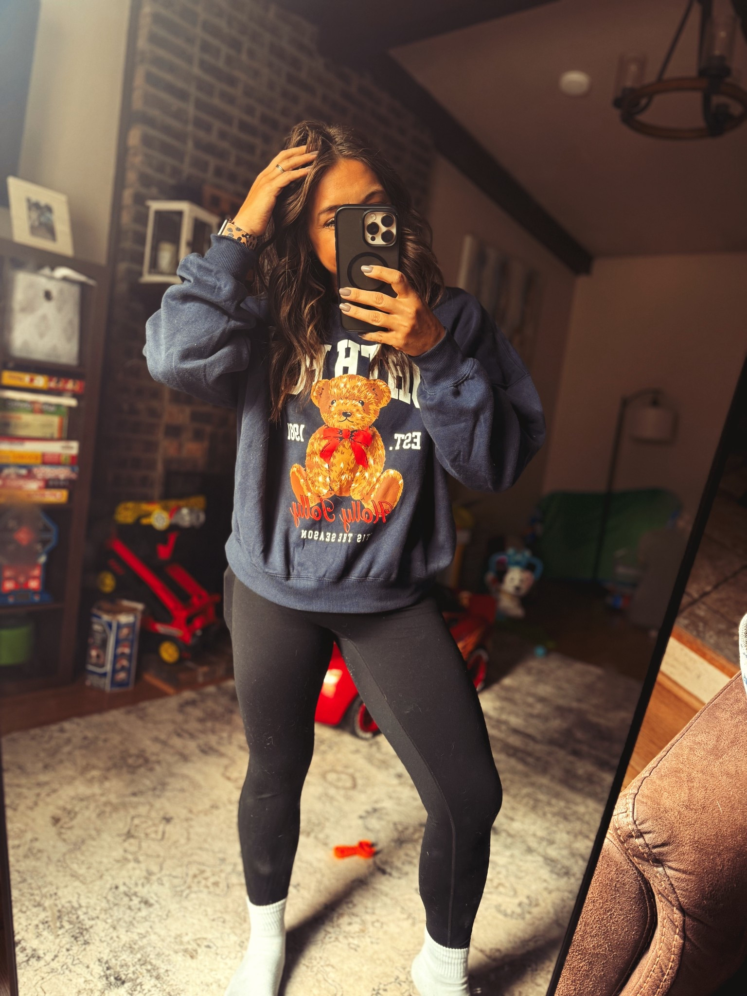 IMMEDIATELY HAD TO COME HOME WITH THIS ONE. 🧸

crewneck//leggingsoutfits/momoutfits//cozyoutfits

#LTKmomlife #LTKHoliday #LTKootd