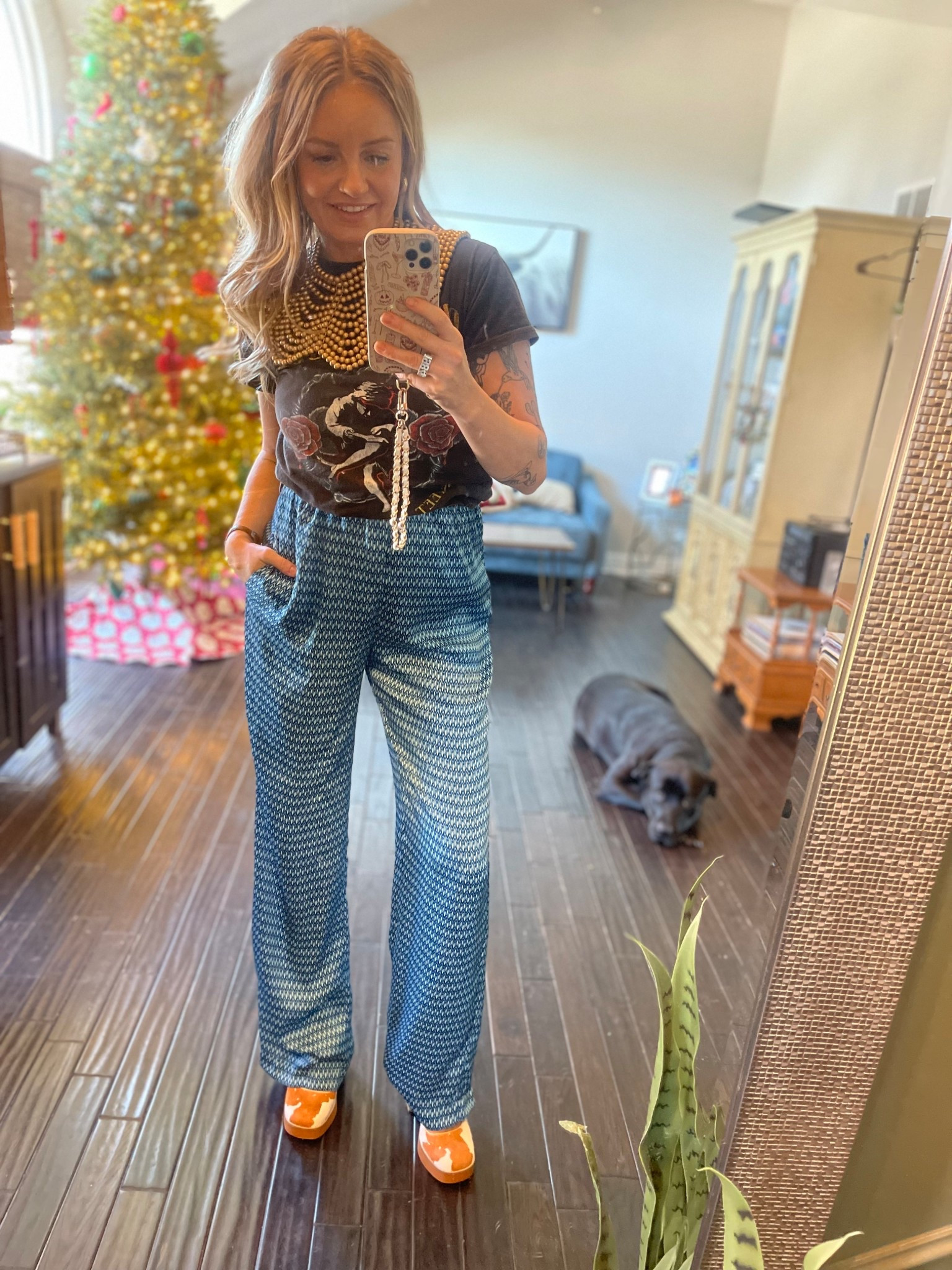 Serving funky + fabulous today 💫 Mixing vintage charm with bold accessories because statement pieces are always a yes 💋

#LTKFindsUnder100 #LTKootd #LTKStyleTip