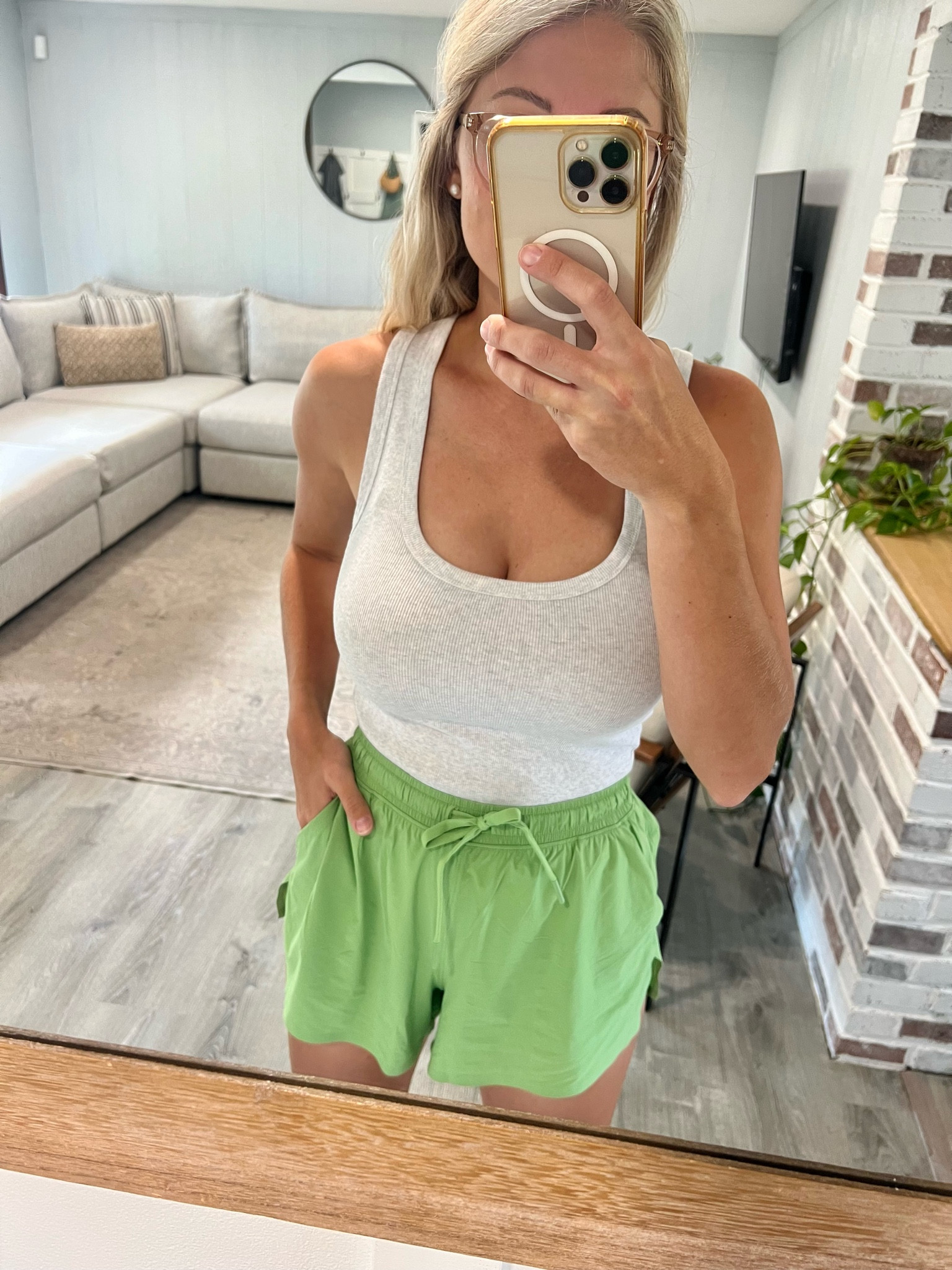 Abercrombie flyaway workout shorts - size small
Aritzia ribbed tank - size small 