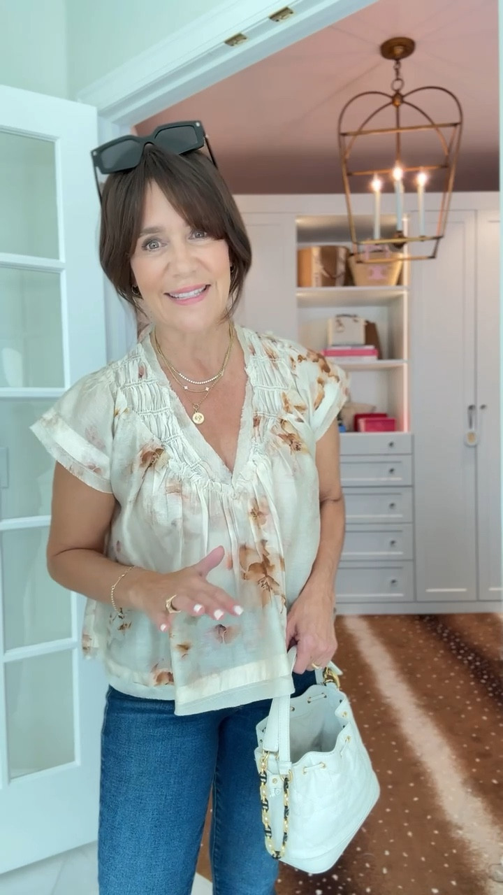 Anthropologie has the best selection of petite jeans! Tonight I’m wearing one of my fave pairs out to dinner with a girlfriend✨ Linking both regular and petite sizes below🤍 @anthropologie #anthropartner

#LTKPetite #LTKOver40 #LTKStyleTip