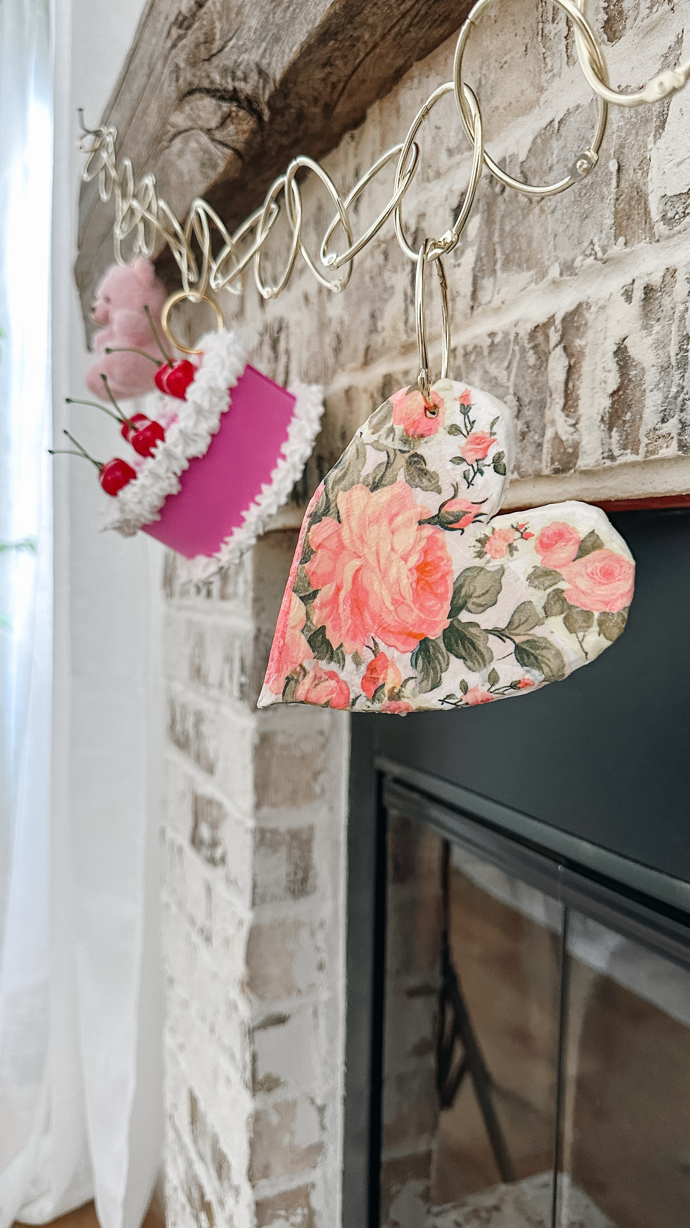 Floral heart charm diy! 💘🌸

#LTKHome #LTKWatchNow #LTKSeasonal