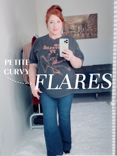 Jeans, Flare Jeans, Graphic Tshirt & flare jeans, Graphic tee, concert T-shirt, flares, curves, curvy, plus, petite, short, size 14, size 16, allthehappyfeels, walmart, American eagle

#LTKcurves #LTKU #LTKFind