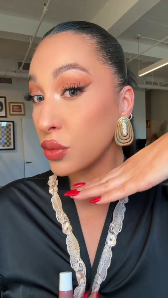 The perfect everyday lip combo #lipcombo #everydaylipcombo #beautytutorial 

#LTKNYFW #LTKFindsUnder100 #LTKBeauty