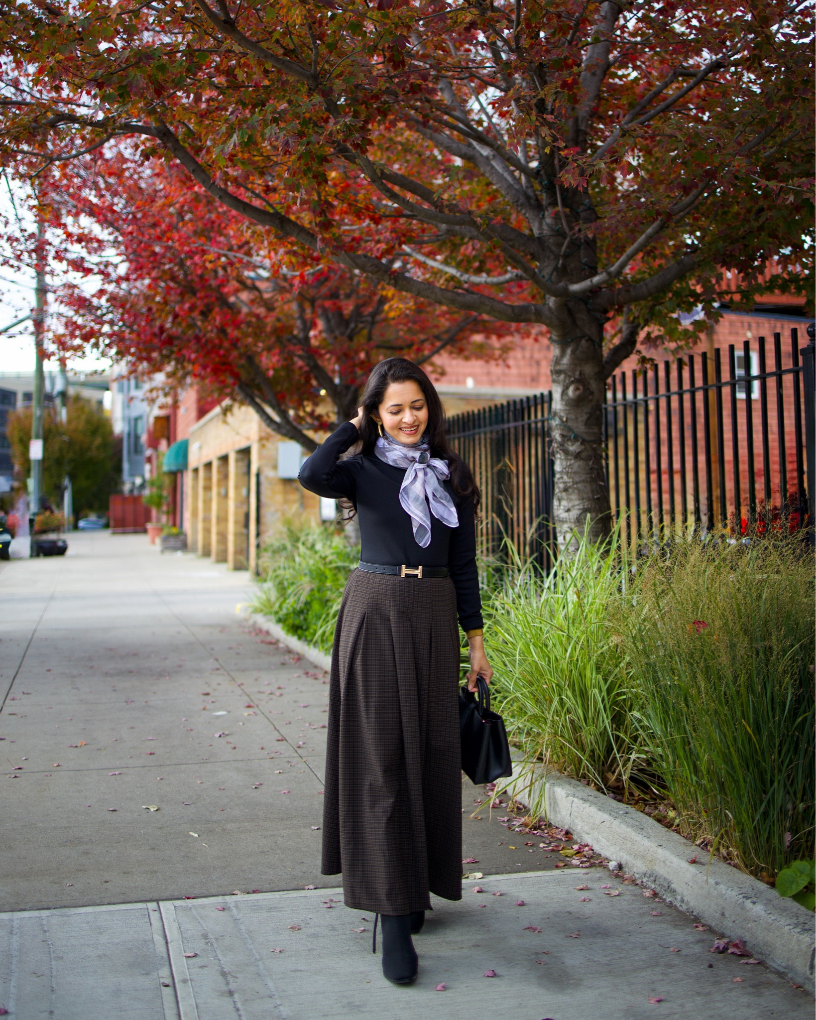 When your dress makes it look like you actually planned your outfit 👏 The Renee Contrast Dress from Saint + Sofia has that cozy ribbed top and flowy check skirt combo that’s just so fall.


Fall dresses 
Neutral dresses 
Fall ootd 
Fall fashion 
Work Outfit 
Work fashion 
9-5 fashion 
Work dresses 

#LTKWorkwear #LTKOver40 #LTKStyleTip