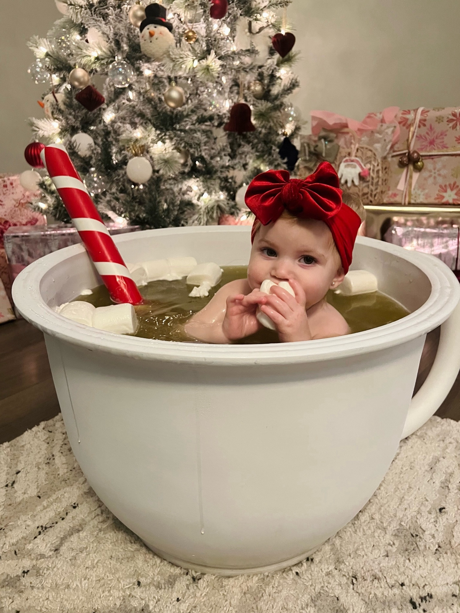 Diy hot coco baby christmas pictures ❤️
baby christmas pictures/ diy christmas photos/ baby first christmas/ hot coco photoshoot 

#LTKHoliday #LTKSeasonal #LTKbaby