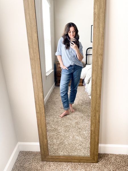I’m parting my hair down the middle these days and I don’t know how to feel about it. 

P.S. Boyfriend fit from top to bottom and this for sure will be my spring and summer uniform 👌

#LTKfindsunder100 #LTKsalealert #LTKover40