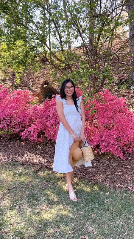 What I wore to a picnic at Raleigh Rose Garden yesterday! Straw hat and bucket bag are old J. Crew Factory.

#LTKSeasonal #LTKitbag #LTKstyletip