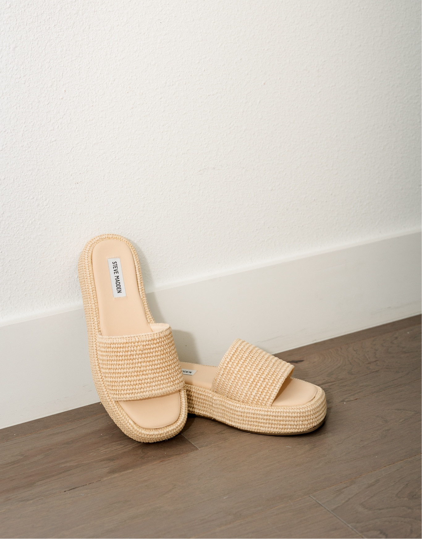 These Sandals are super cute and perfect for summer! 

Shoes - sandals - summer outfits - beach sandals - Steve Madden 

#LTKShoeCrush #LTKFindsUnder100 #LTKStyleTip