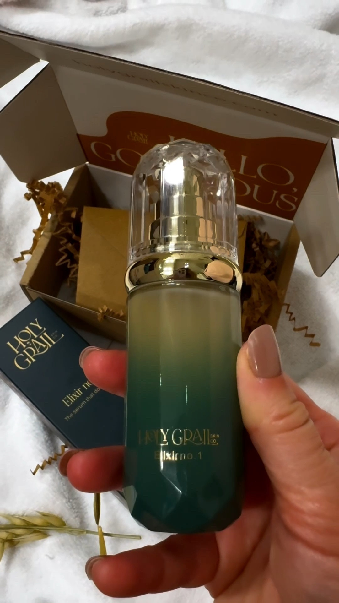 This is the only time Holy Grail Skin Co. does an offer like this — and trust me, it’s worth it.
The packaging alone is gorgeous… refillable, sustainable, and luxe. 🤍
If you’ve been wanting to simplify your skincare without sacrificing results, this is your moment.
It’s one serum that replaces 4+ products — and it works.
Gift-worthy, refillable, and woman-owned… truly the perfect conscious-luxury find.  #ad @holygrailskinco @shop.ltk #ltkit 

#LTKdayinmylife #LTKHoliday #LTKGiftGuide