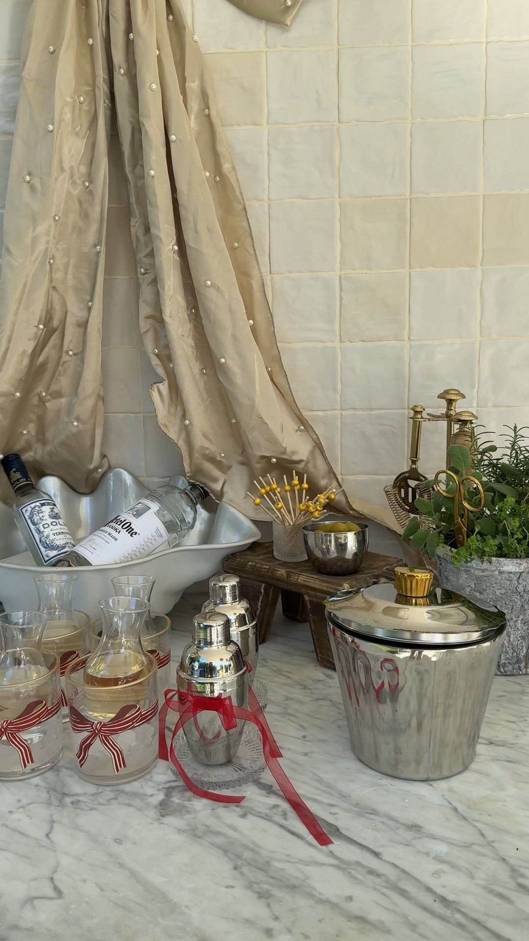 Mini martini bar 🍸

#LTKfoodie #LTKHome #LTKHoliday