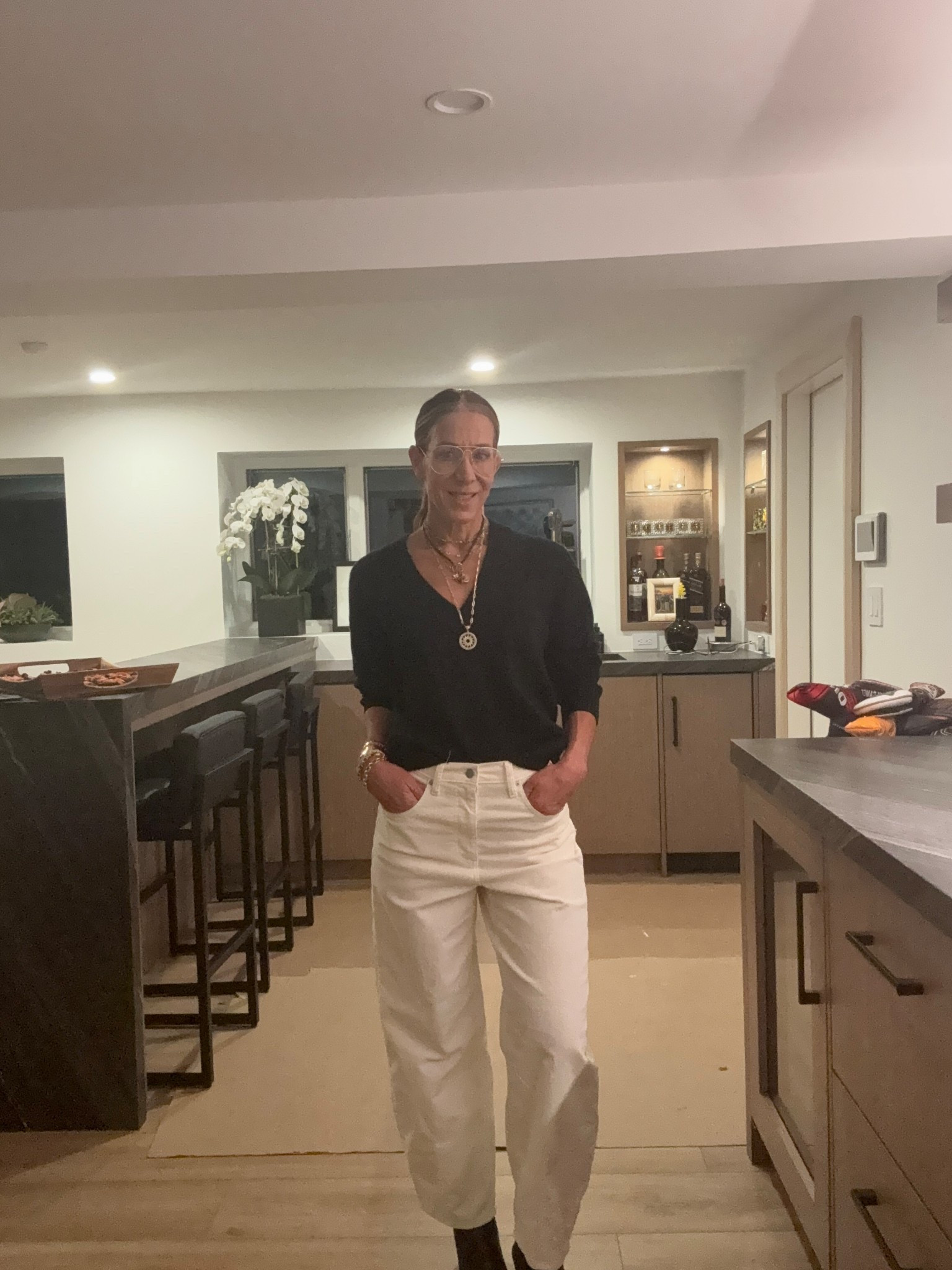 Casual winter look - barrel corduroys under $40 

#LTKOver40 #LTKootd #LTKFindsUnder50