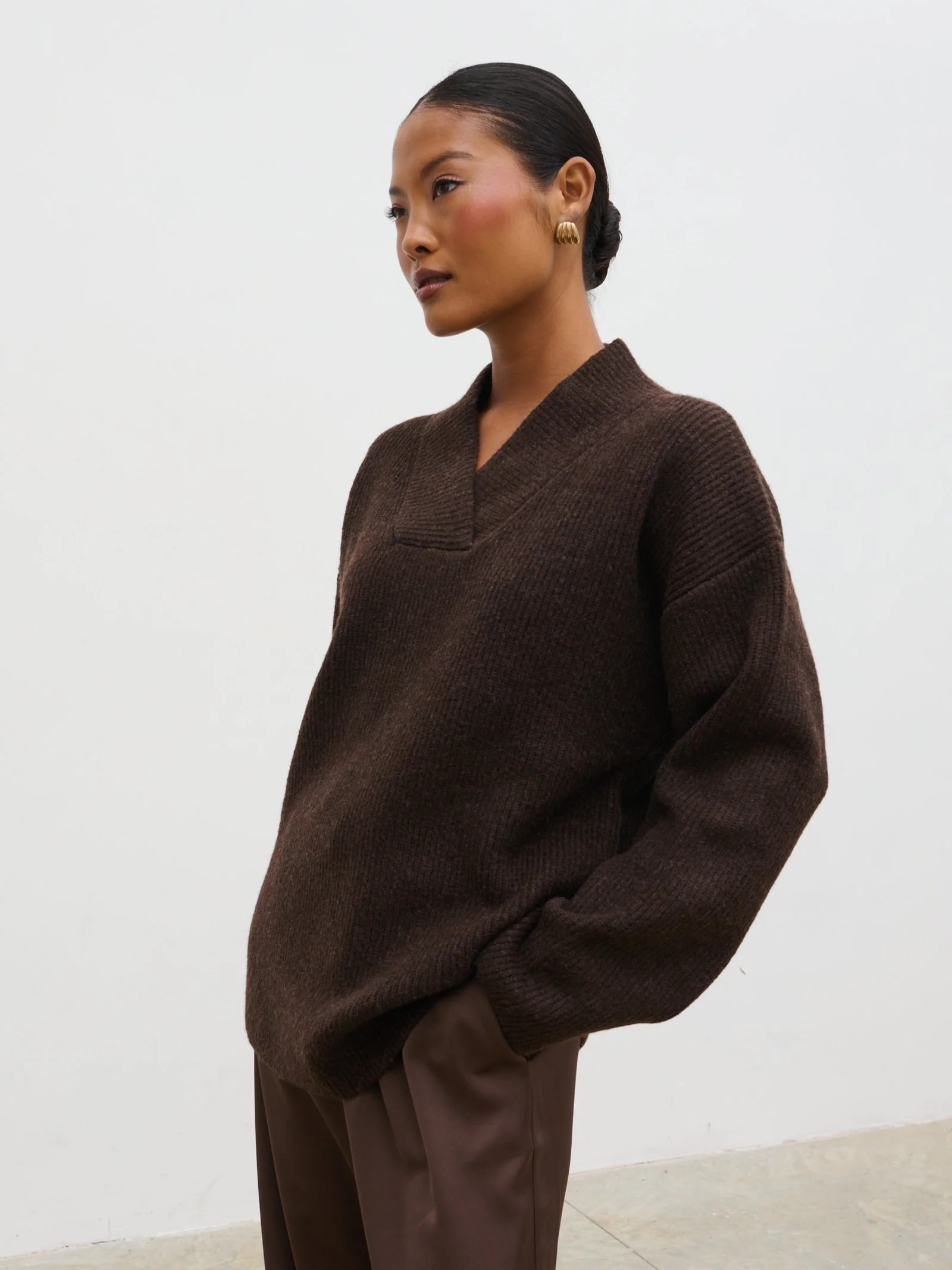 Briana Chunky V-Neck Knit Jumper | Pretty Lavish (UK)