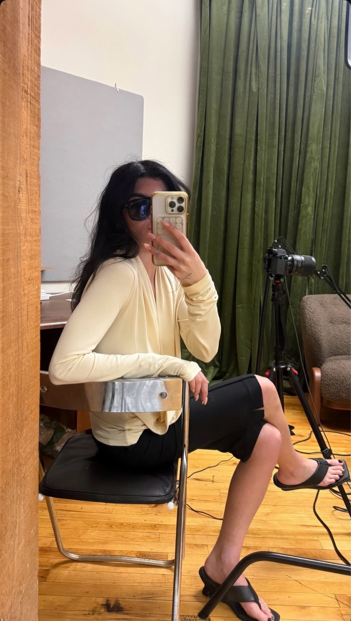 Quick stories ootd

Casual chic style, elevated chic outfit, wedge sandal heels, toteme wrap top, capri

#LTKootd #LTKgrwm