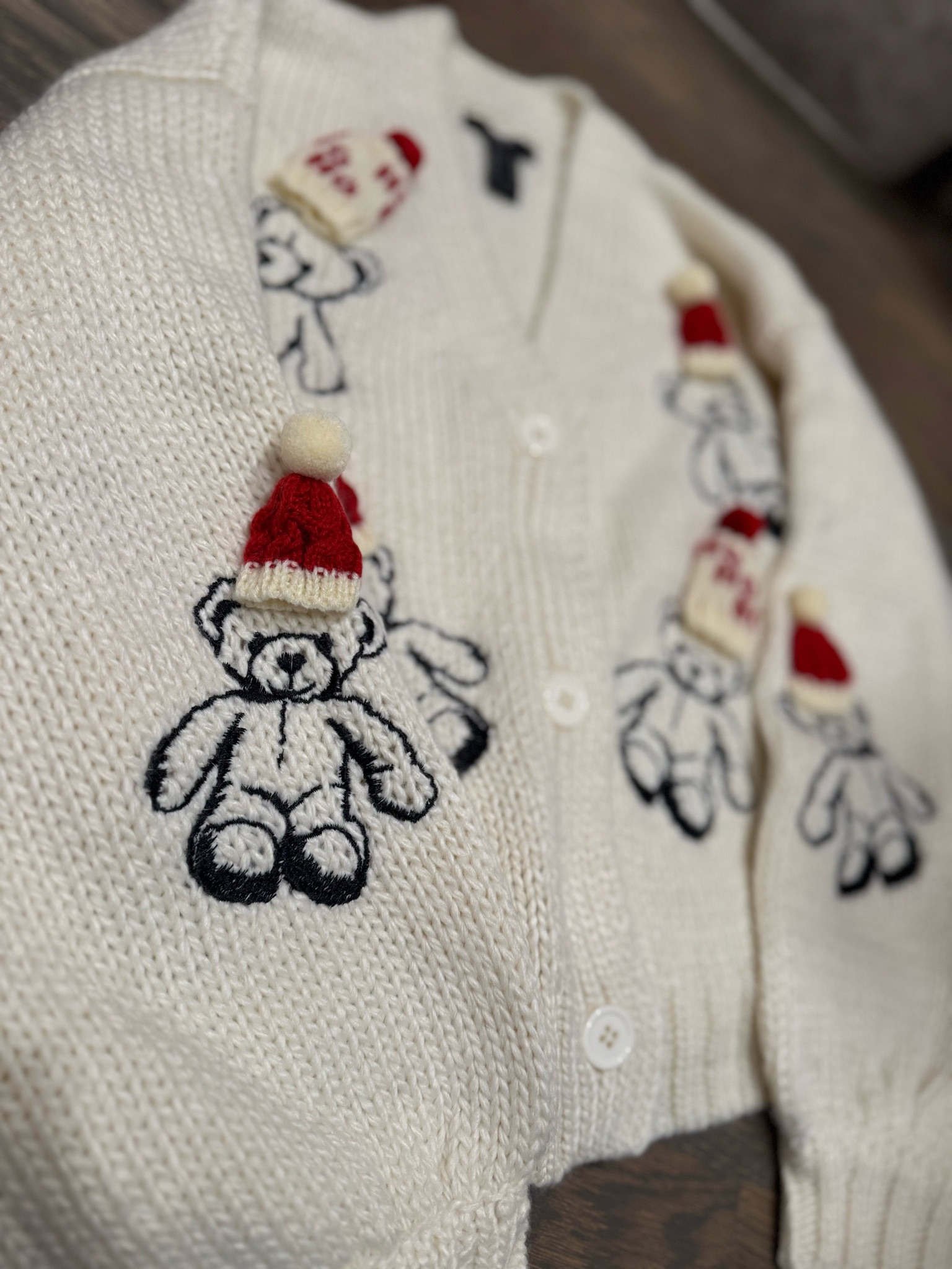 🐻‍❄️♥️🐻‍❄️♥️🐻‍❄️ Holiday sweaters, but keep it trendy! 

#LTKHoliday #LTKKids #LTKOver40