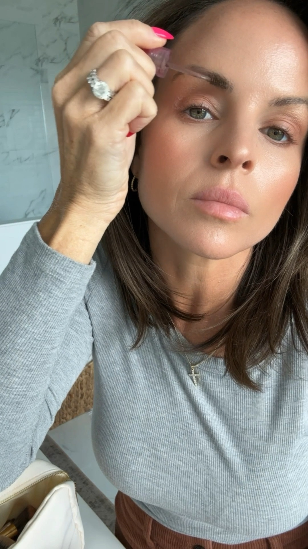 5 minutes makeup 

#LTKbeauty #LTKstyletip #LTKfindsunder50