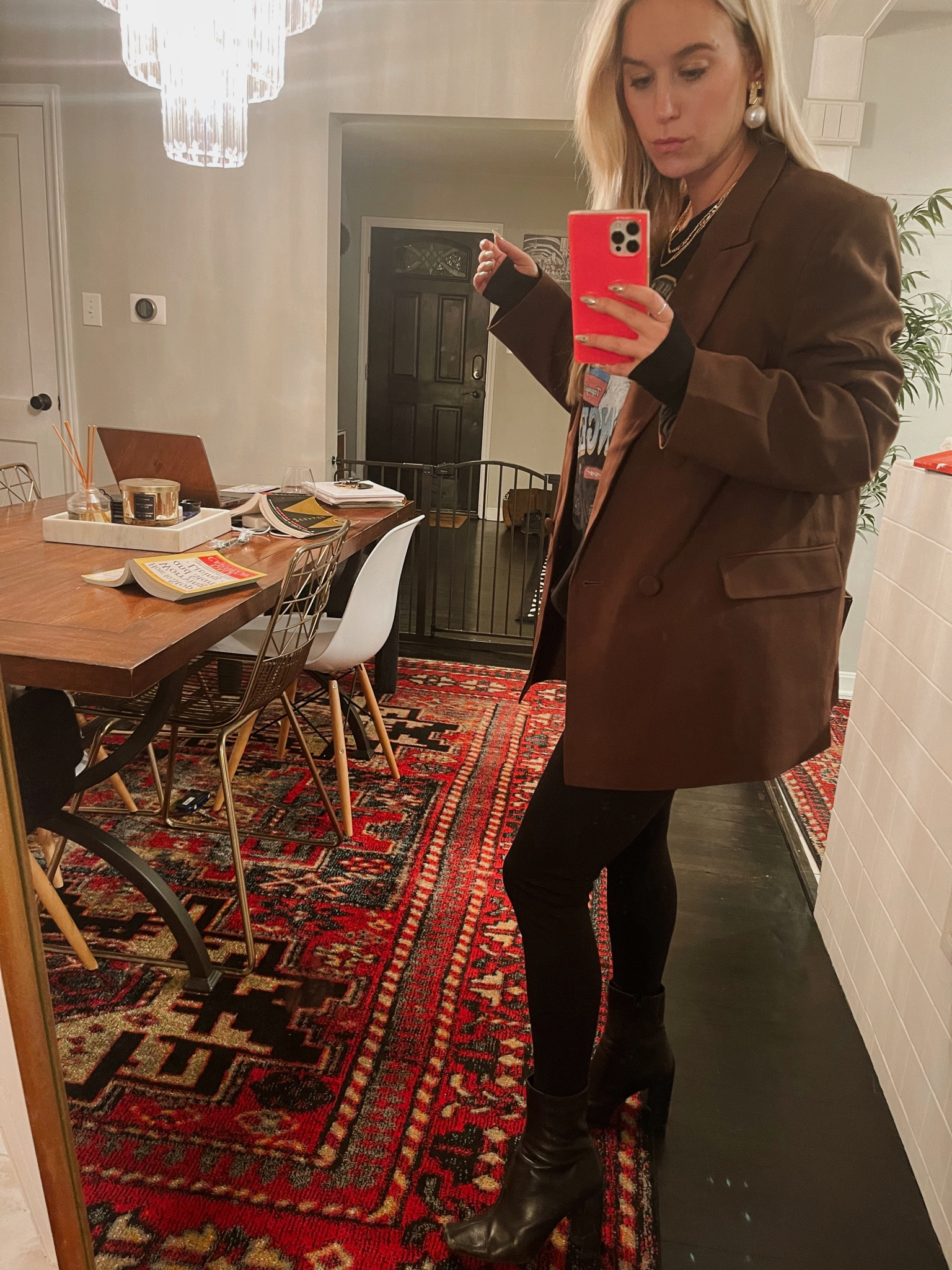 This blazer is the perfect oversized vibe. Wearing size small. 

#LTKworkwear #LTKstyletip #LTKFind