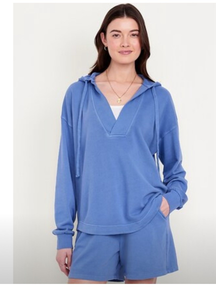 Oversized comfy cozy sweatshirt and shorts 

#LTKTravel #LTKGiftGuide #LTKFindsUnder50