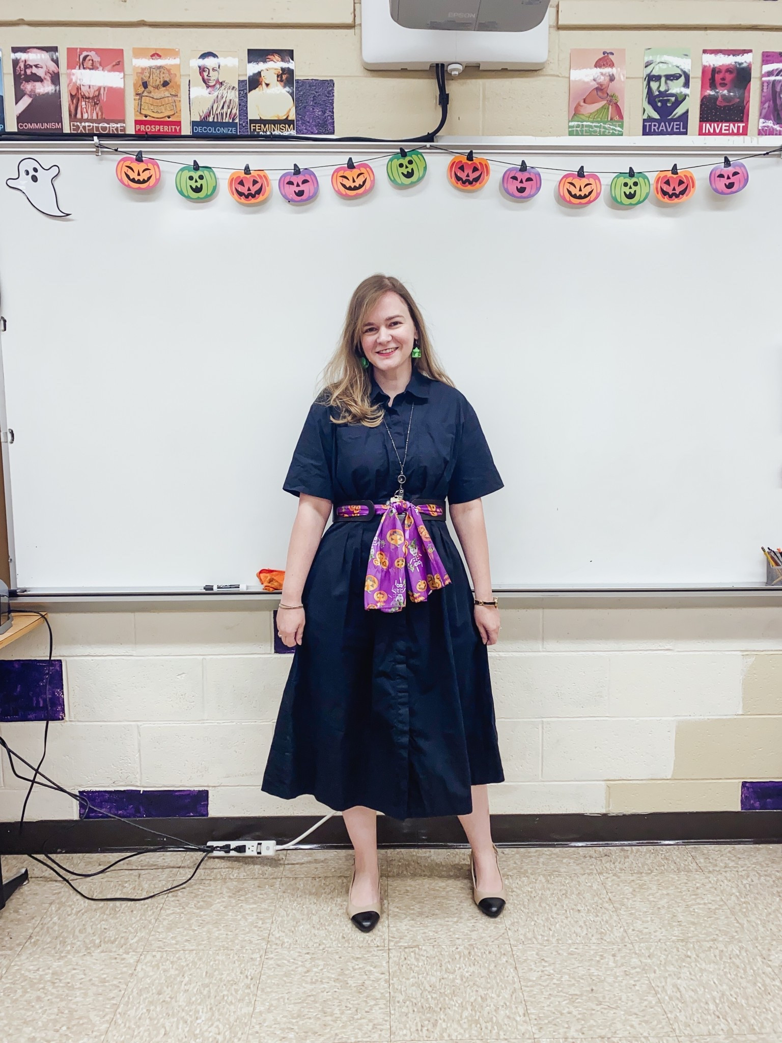 Reversible leather scarf belt 
Cap toe heels 

#LTKSeasonal #LTKStyleTip #LTKWorkwear