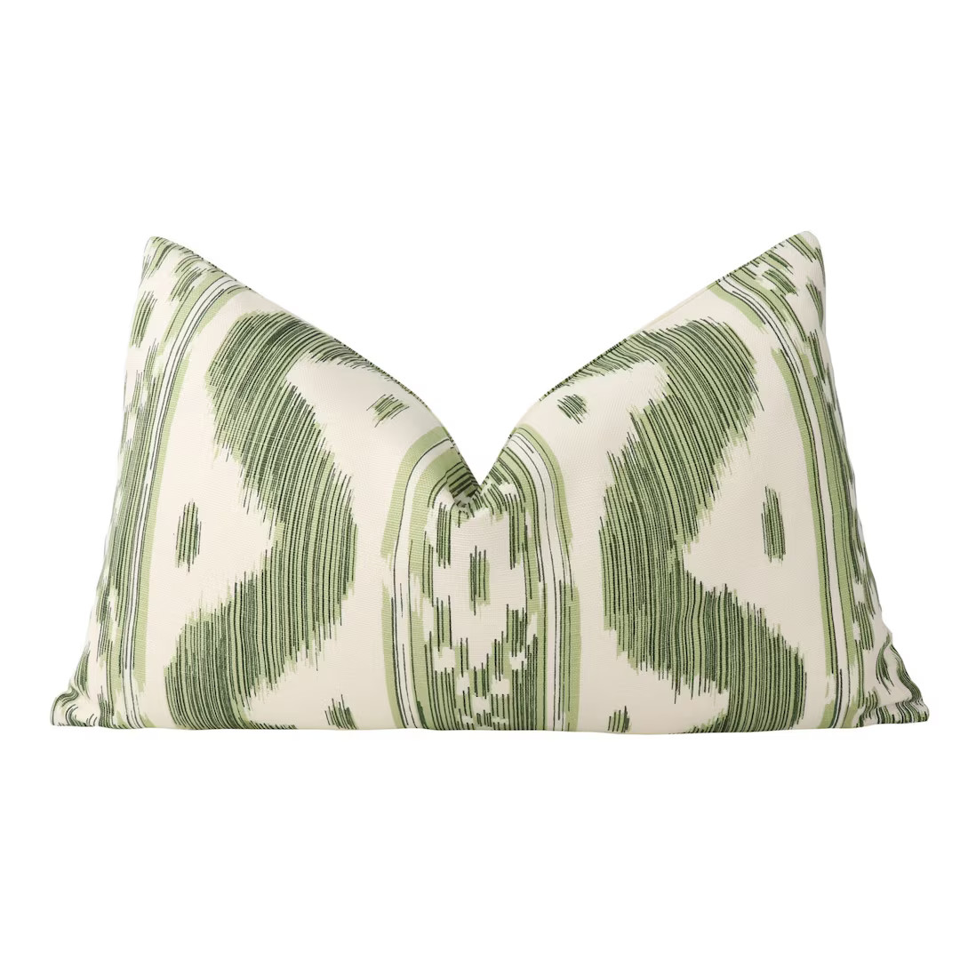 READY TO SHIP Quadrille Bali Hai Pillow Cover in Sea Green on - Etsy | Etsy (US)