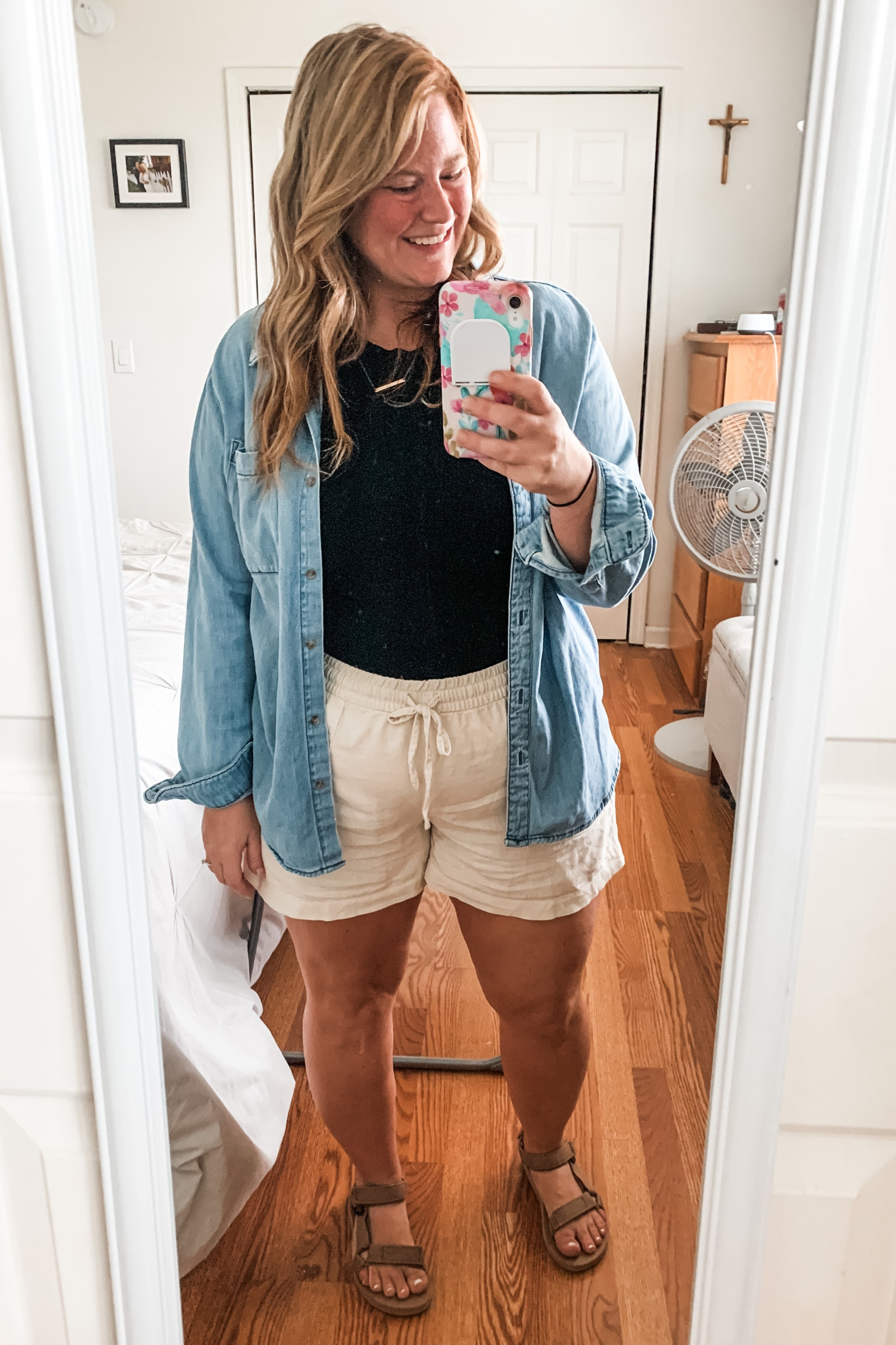 Easy summer outfit- linen shorts, bodysuit & chambray button down 💙

My exact button down is sold out so I linked similar! 

#LTKcurves #LTKunder50 #LTKSeasonal