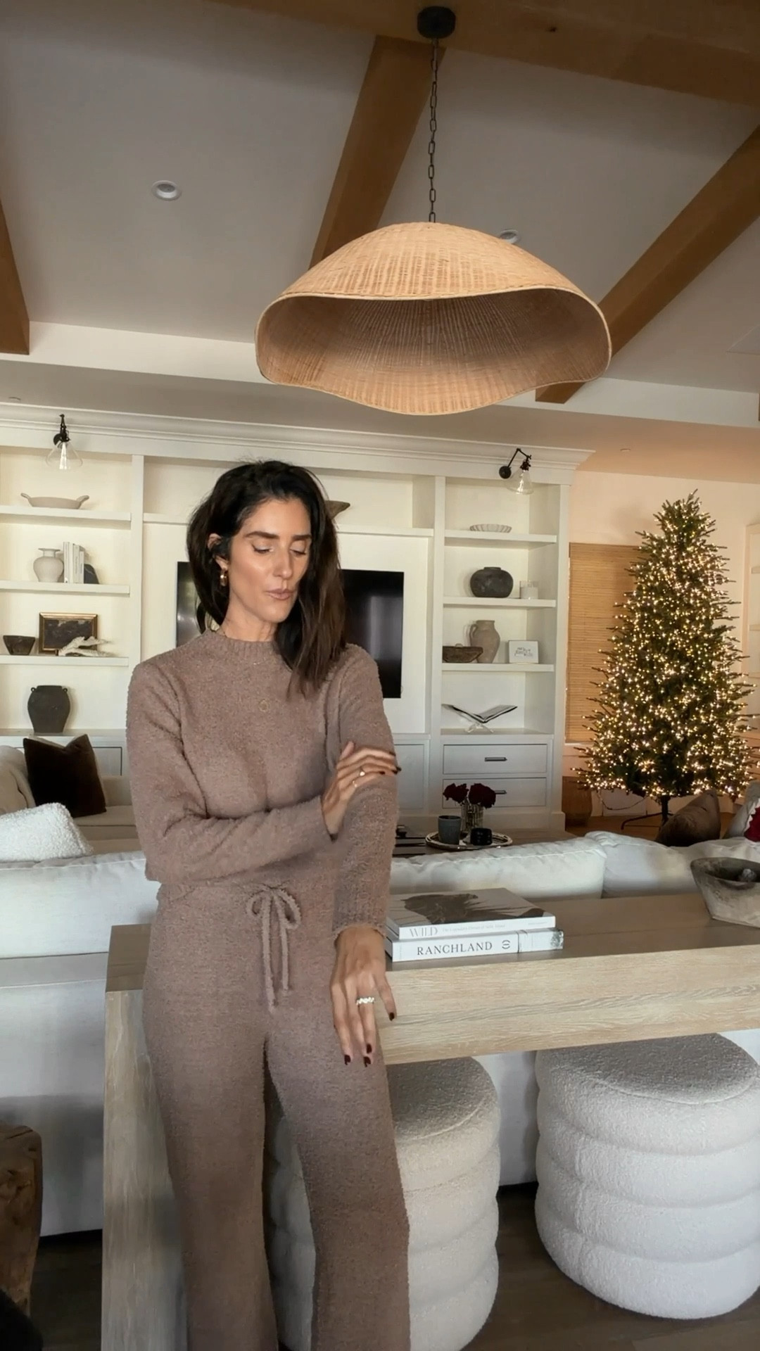 Guilty of owning this set in multiple colors it’s so good! Perfect for lounging around the house I’m just shy of 5-7” and wear the size small. Would make a great gift this holiday season #stylinbyaylin #aylin #cozy #matchingset #amazon

#LTKFindsUnder100 #LTKStyleTip #LTKGiftGuide