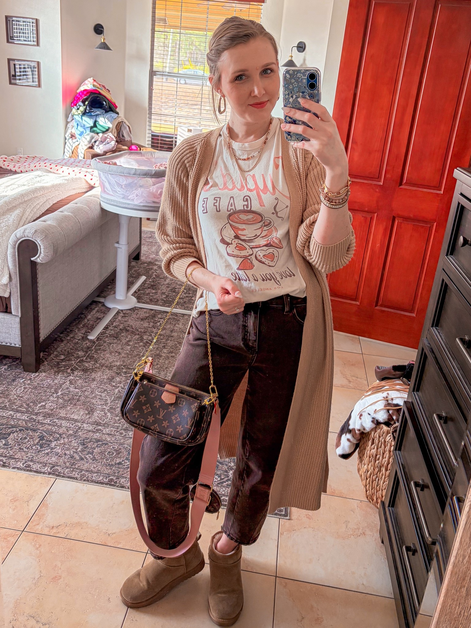 Mom fit but add a little Valentine theme 💌 

#LTKootd #LTKmomlife #LTKValentine