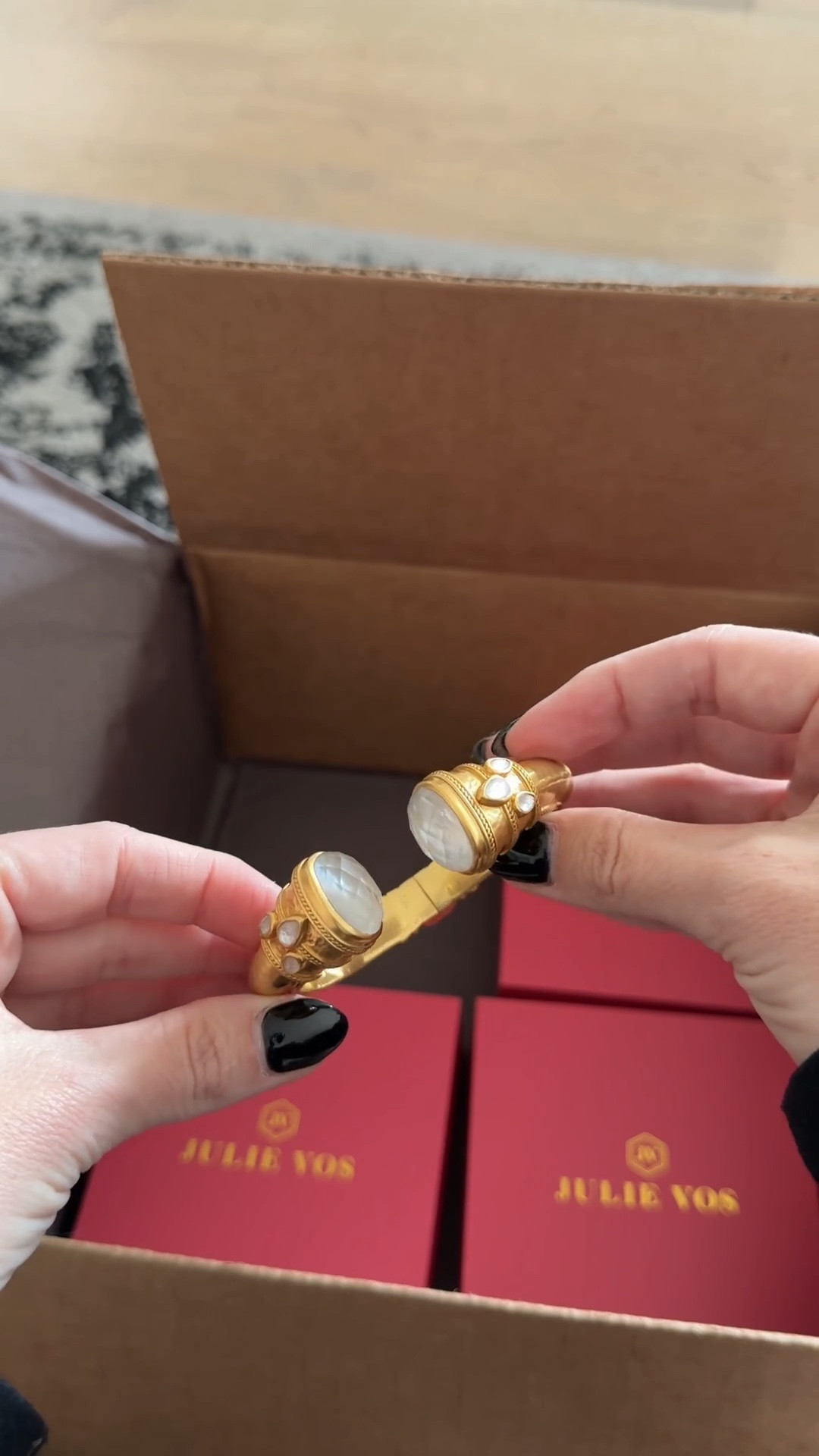 Julie vos unboxing! Absolutely loving all of the new spring jewelry! These would make the best Valentine’s Day gifts!
