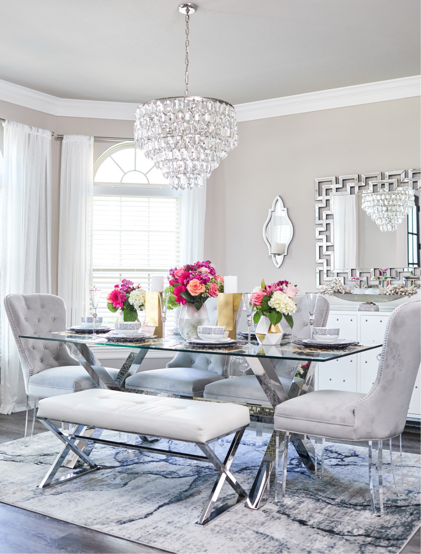 Dining room inspo! #homedecor #chandelier #diningroom #diningtable #diningchairs 

#LTKsalealert #LTKFind #LTKhome