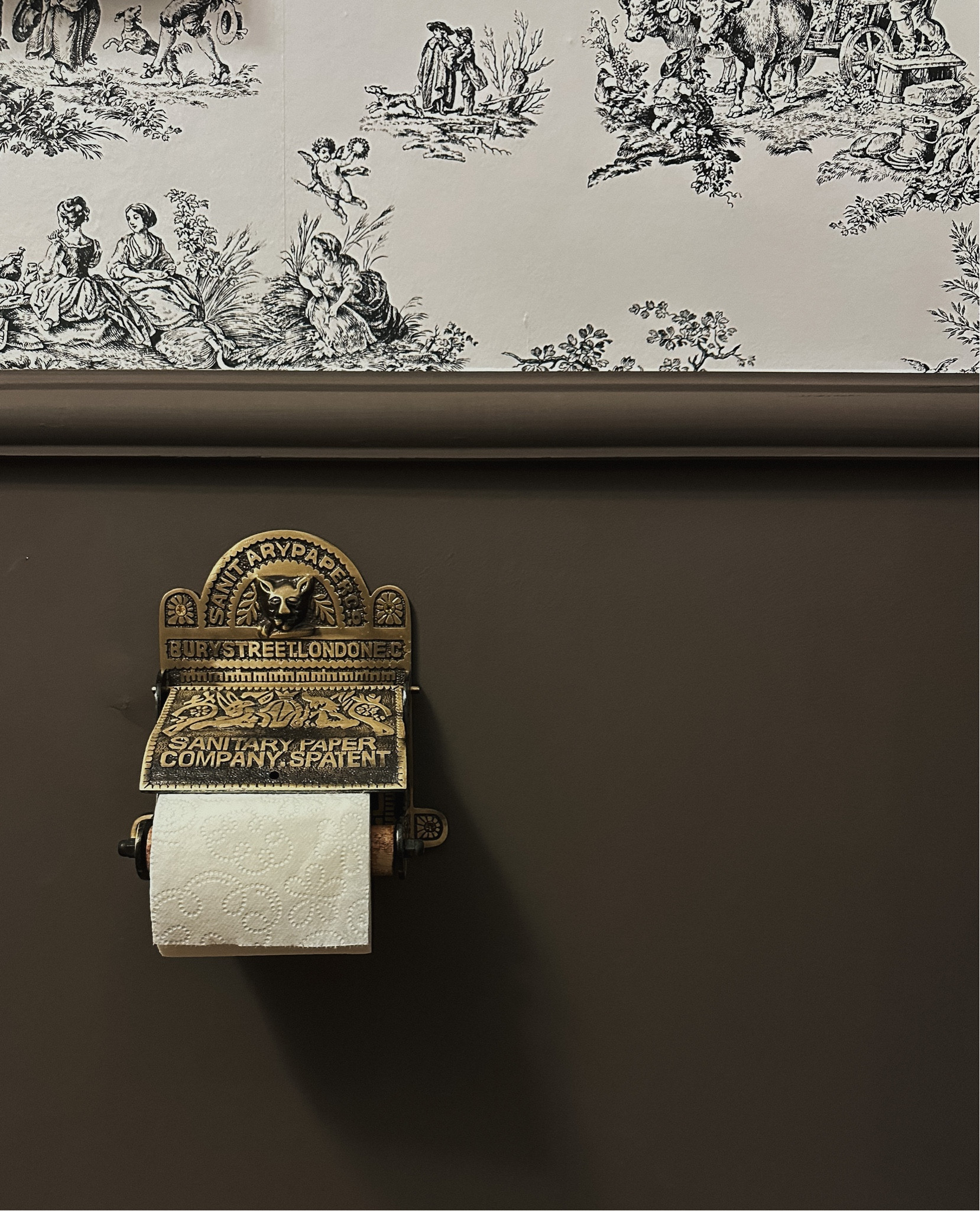 The true star of the powder room makeover… this toilet paper holder 😍

#LTKhome