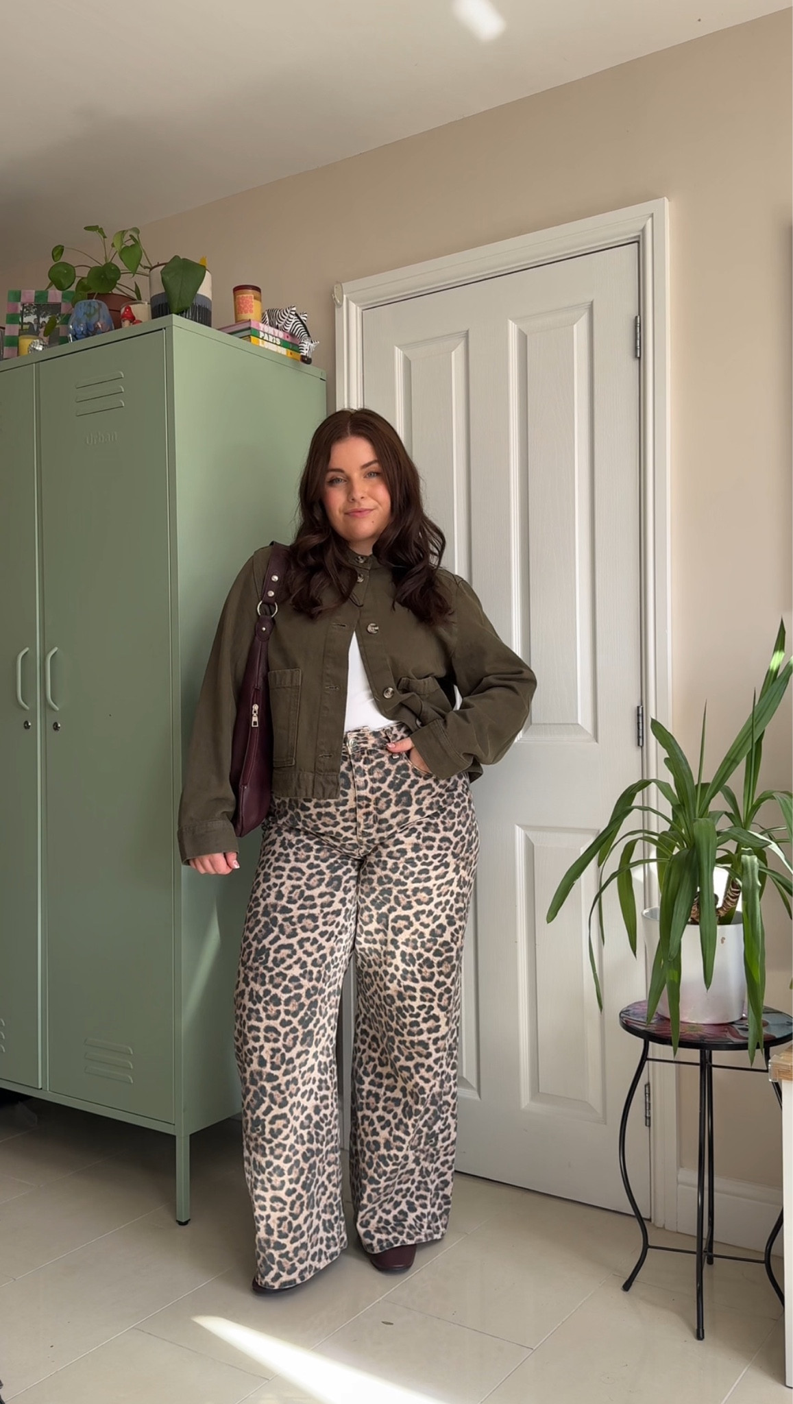 I wear a 14 in everything!

H&M khaki jacket, light jacket, leopard print jeans, burgundy bag, burgundy flats, burgundy ballet flats, autumn outfit, basic autumn outfit, casual autumn outfit 

#LTKautumn #LTKuk #LTKmidsize