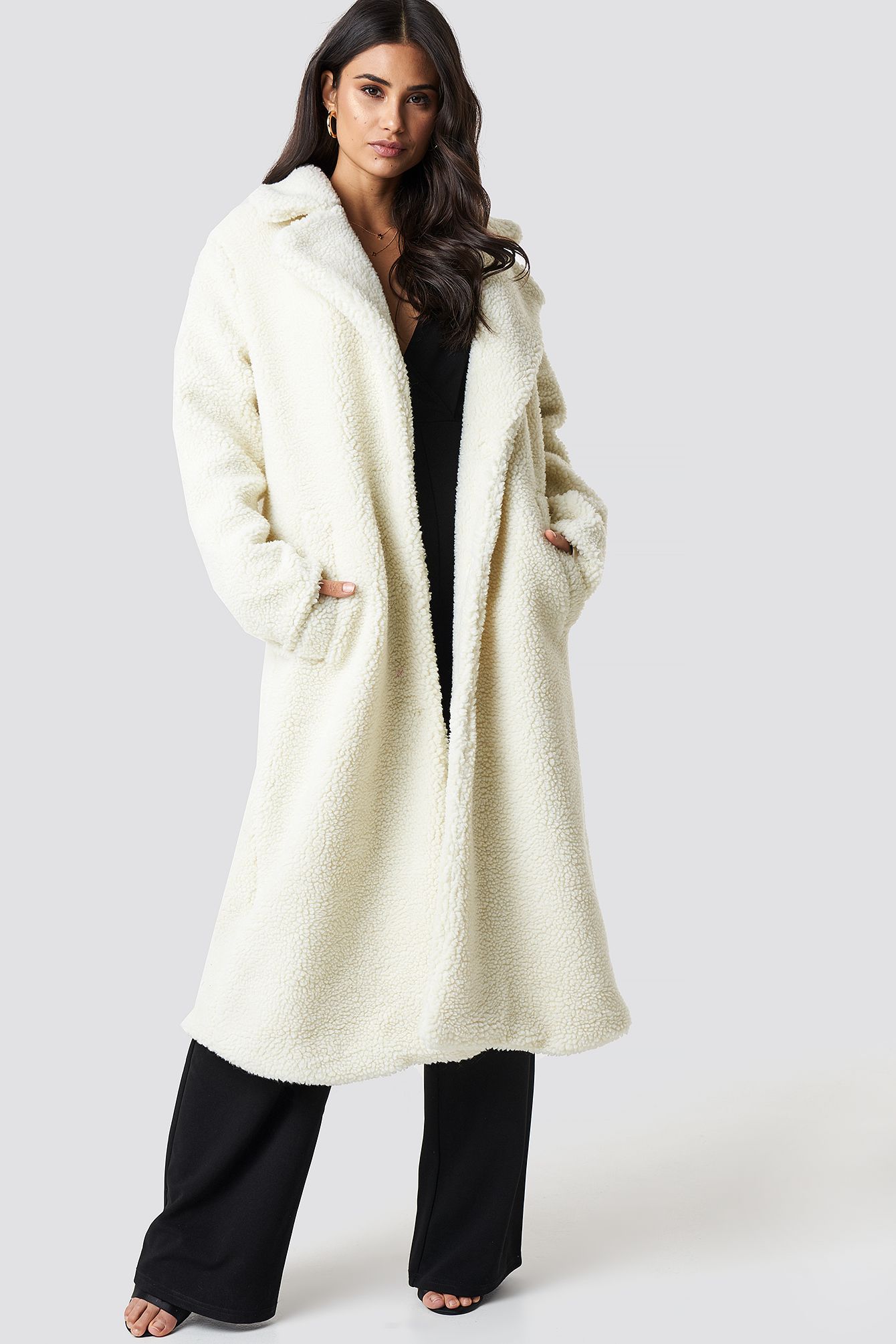 Dilara x NA-KD Teddy Maxi Coat - White | NA-KD Global