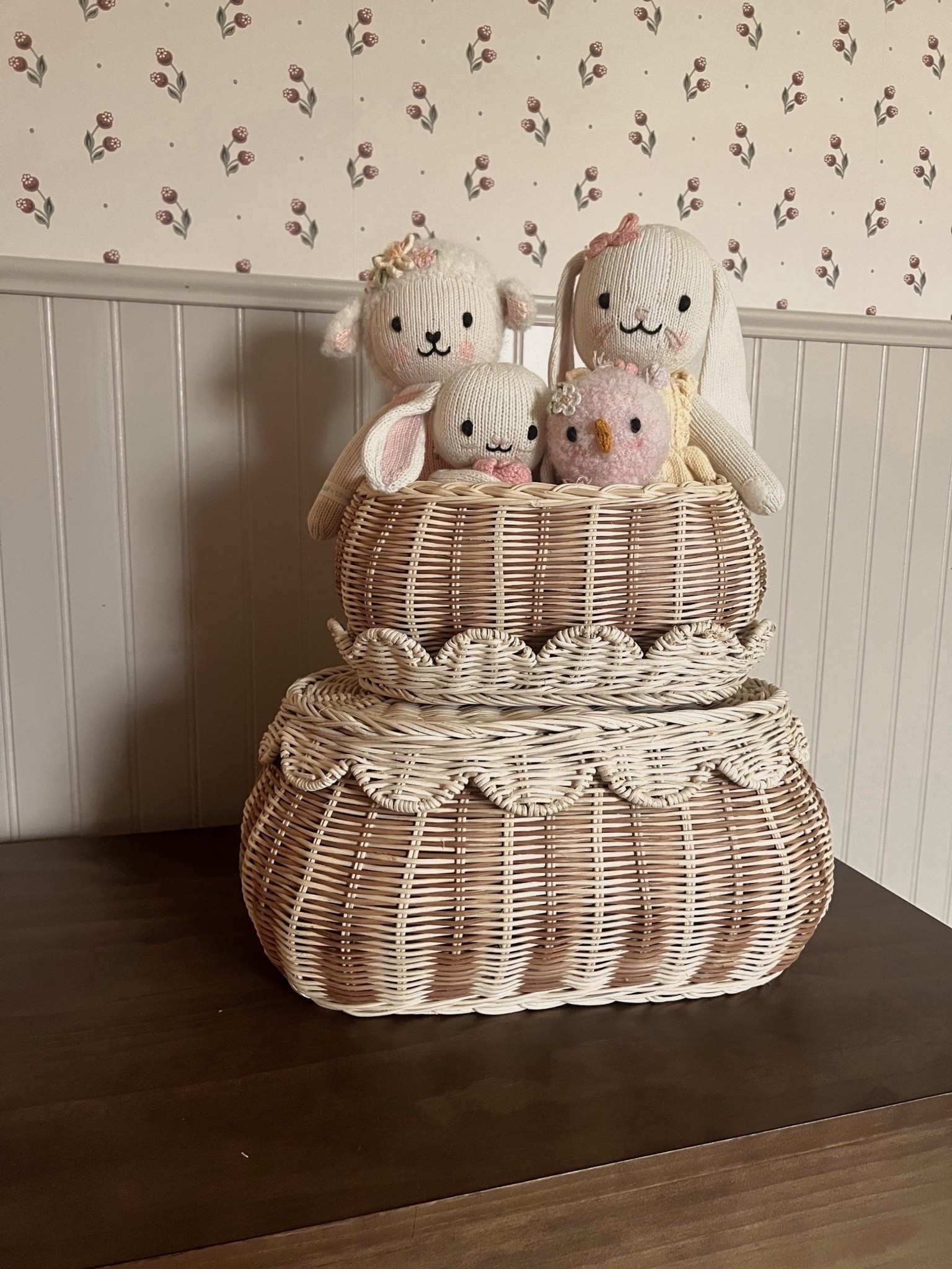 Styling tip: Baskets instantly warm up a space and double as storage. These baskets from Bebe Bask are absolutely beautiful with the scalloped detail and stripes. They would look beautiful in any room!🌷#ad