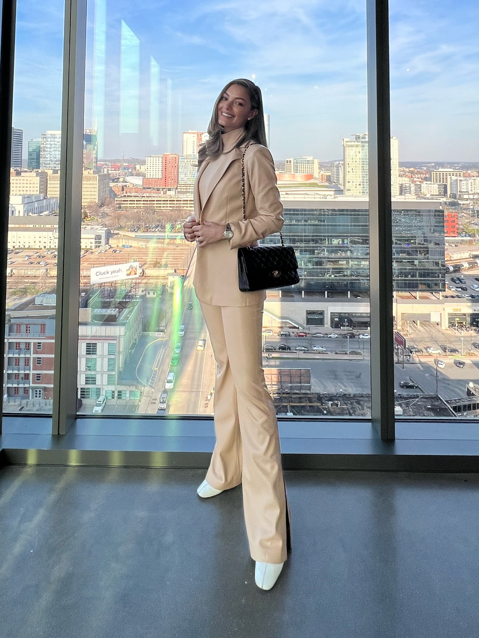 Business, power suit, leather blazer, leather pants

#LTKworkwear