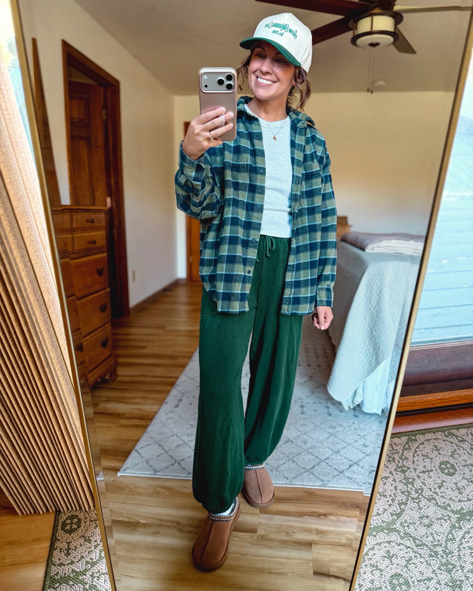 small in my tee, xxs in my flannel (100% cotton!), XS short in my sweatpants and size 6 in my Uggs!