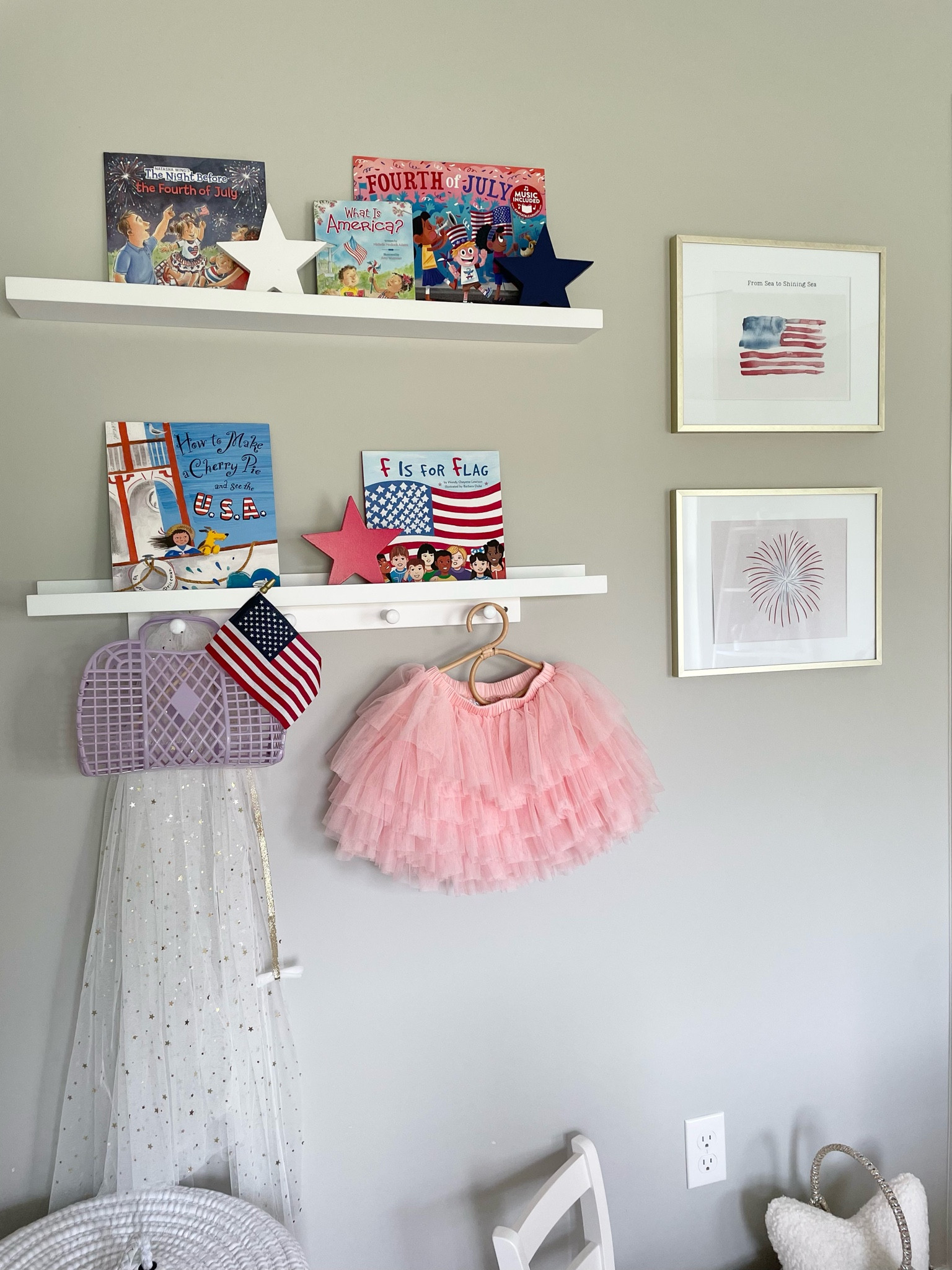 Kids summer books 
Open shelving 
Fourth of July books for kids 
4th of July 