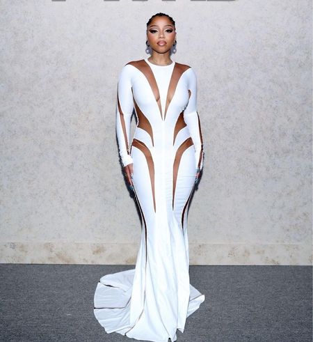 #ChloeBailey wore a $2,010 #Mugler Spiral Illusion Long Dress to the Hall Of Fame Induction Celebration for #DwyaneWade. Hot! Or Hmm...? Shop her look in our bio! 
📸Getty Images
#chloebaileyfbd

#LTKFind #LTKAsia #LTKSeasonal