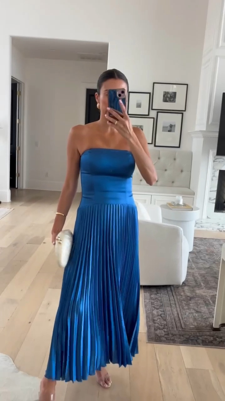 My blue wedding guest dress is on major sale!! 25% off + additional 15% off with code: SPRINGAF 🩵

Abercrombie sale, wedding guest dress, spring dress, event dress, gala dress, Abercrombie dress 

#LTKWedding #LTKSaleAlert #LTKWatchNow